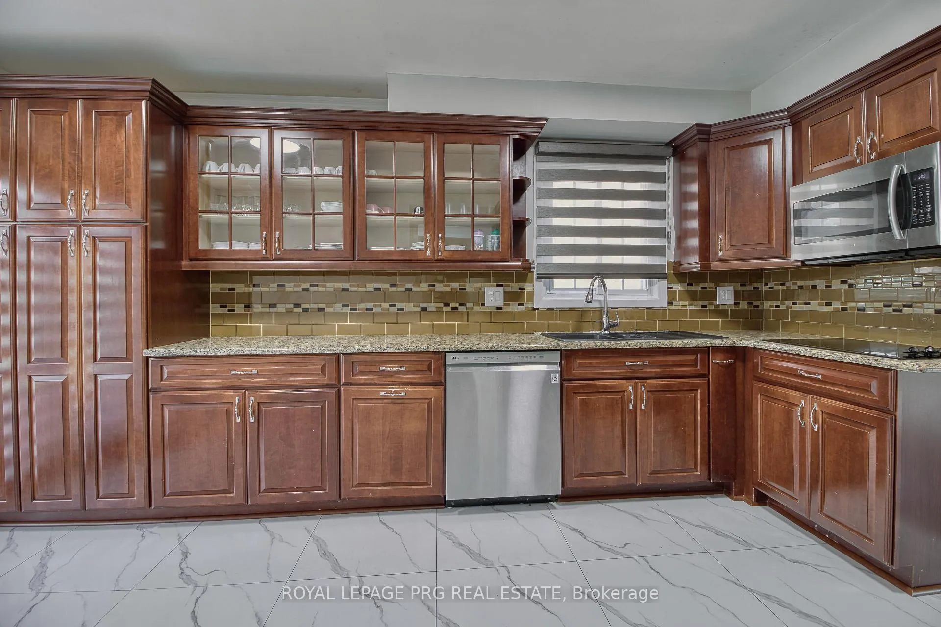 Photo 15 of Unit Upper Floor, 13 Stillwater Crescent, Brampton, Brampton West — HOMEH