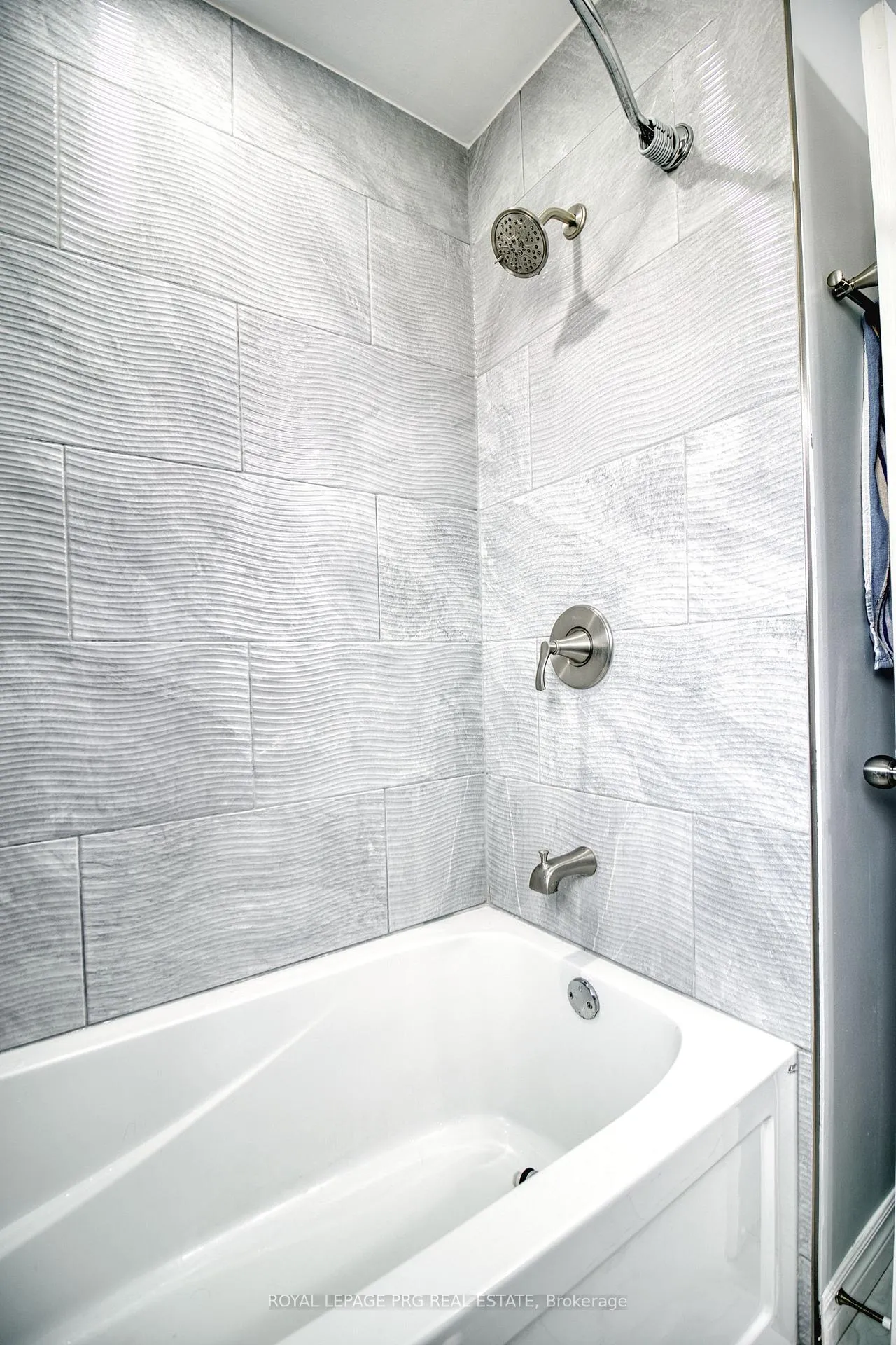 Photo 33 of Unit Upper Floor, 13 Stillwater Crescent, Brampton, Brampton West — HOMEH