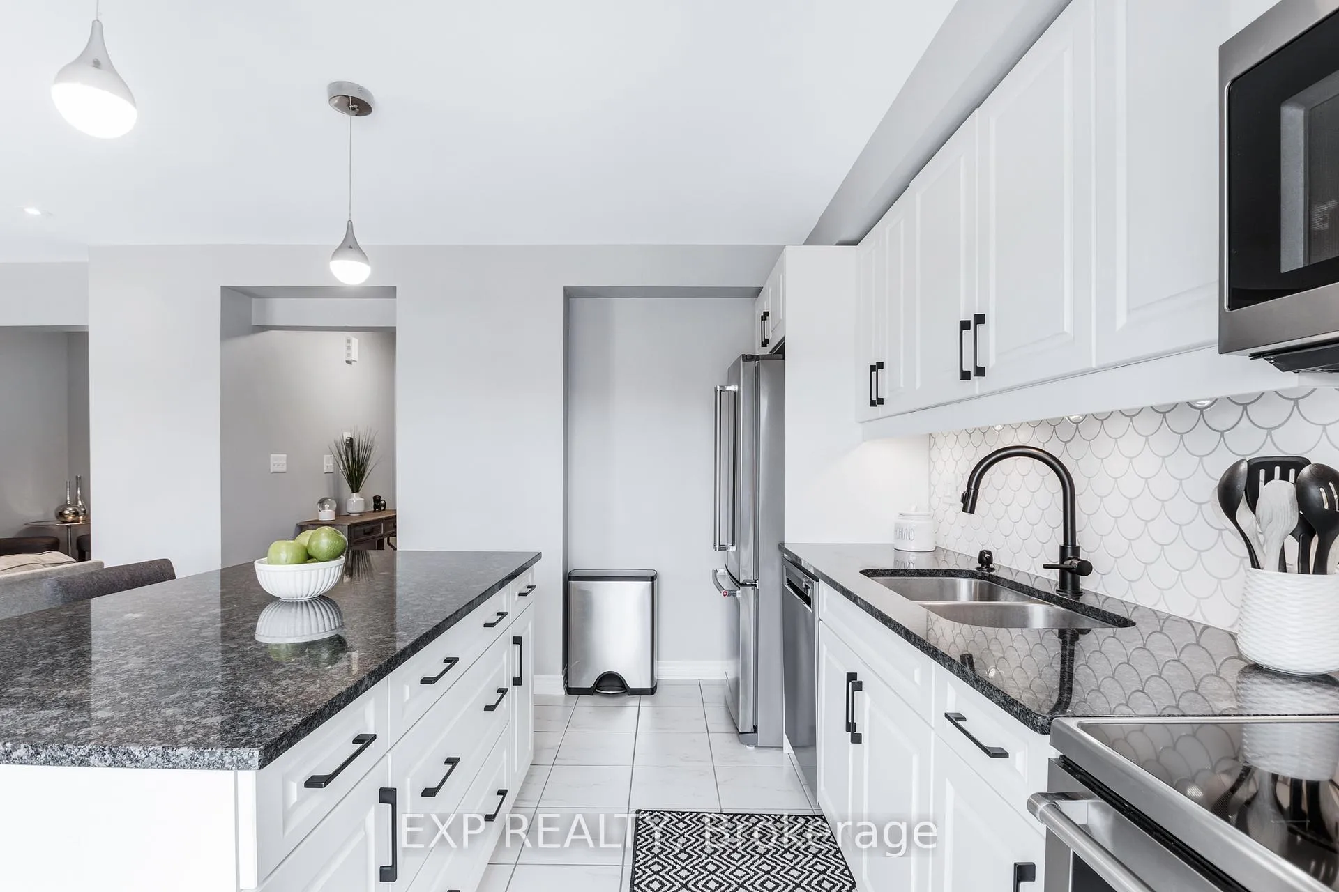Photo 9 of 11 Kodiak Terrace, Barrie, Holly — HOMEH