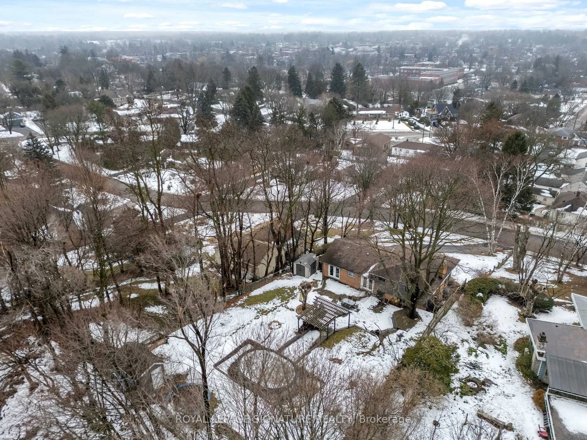Photo 5 of 19 Gibson Drive, Norfolk, Simcoe — HOMEH
