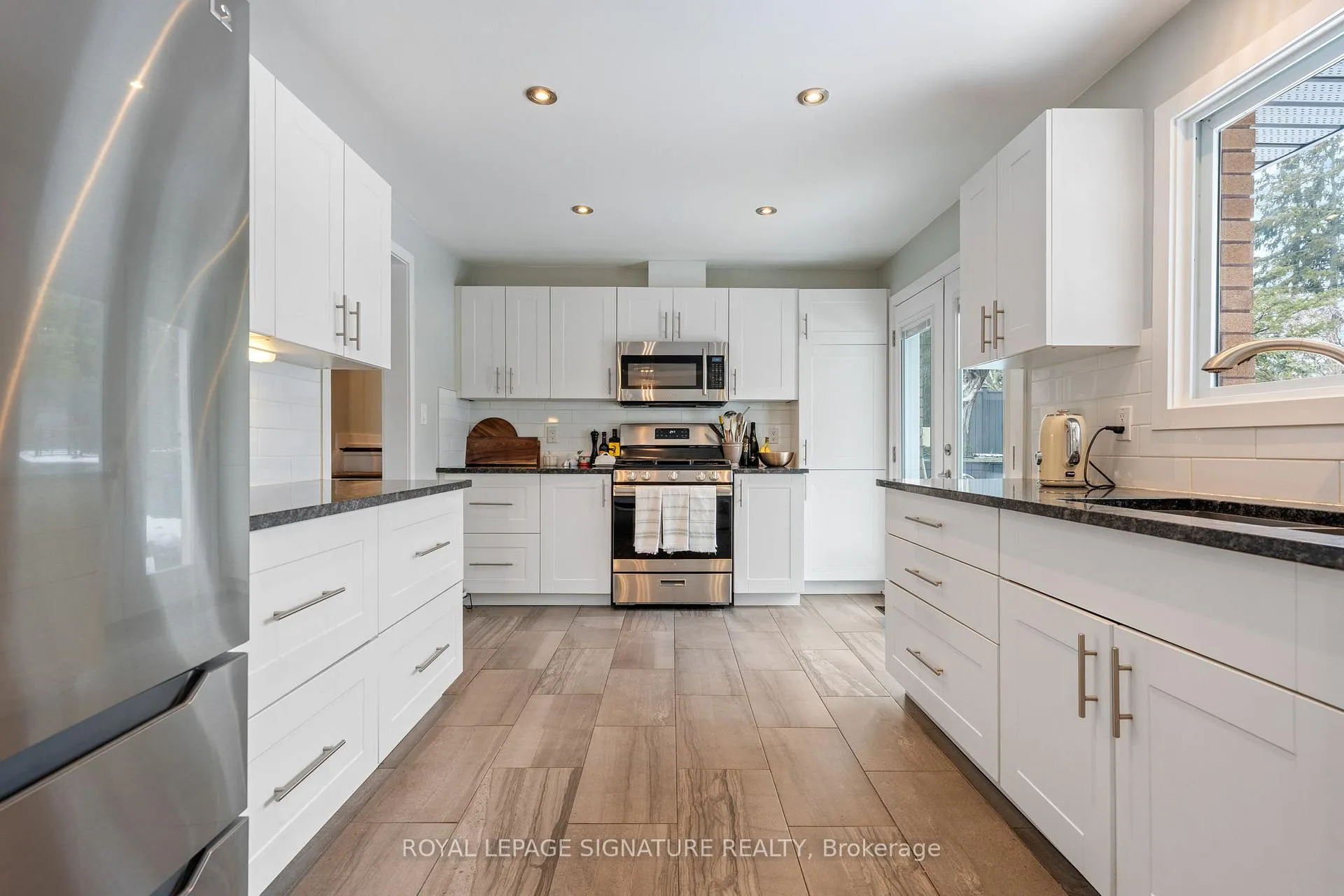 Photo 12 of 19 Gibson Drive, Norfolk, Simcoe — HOMEH