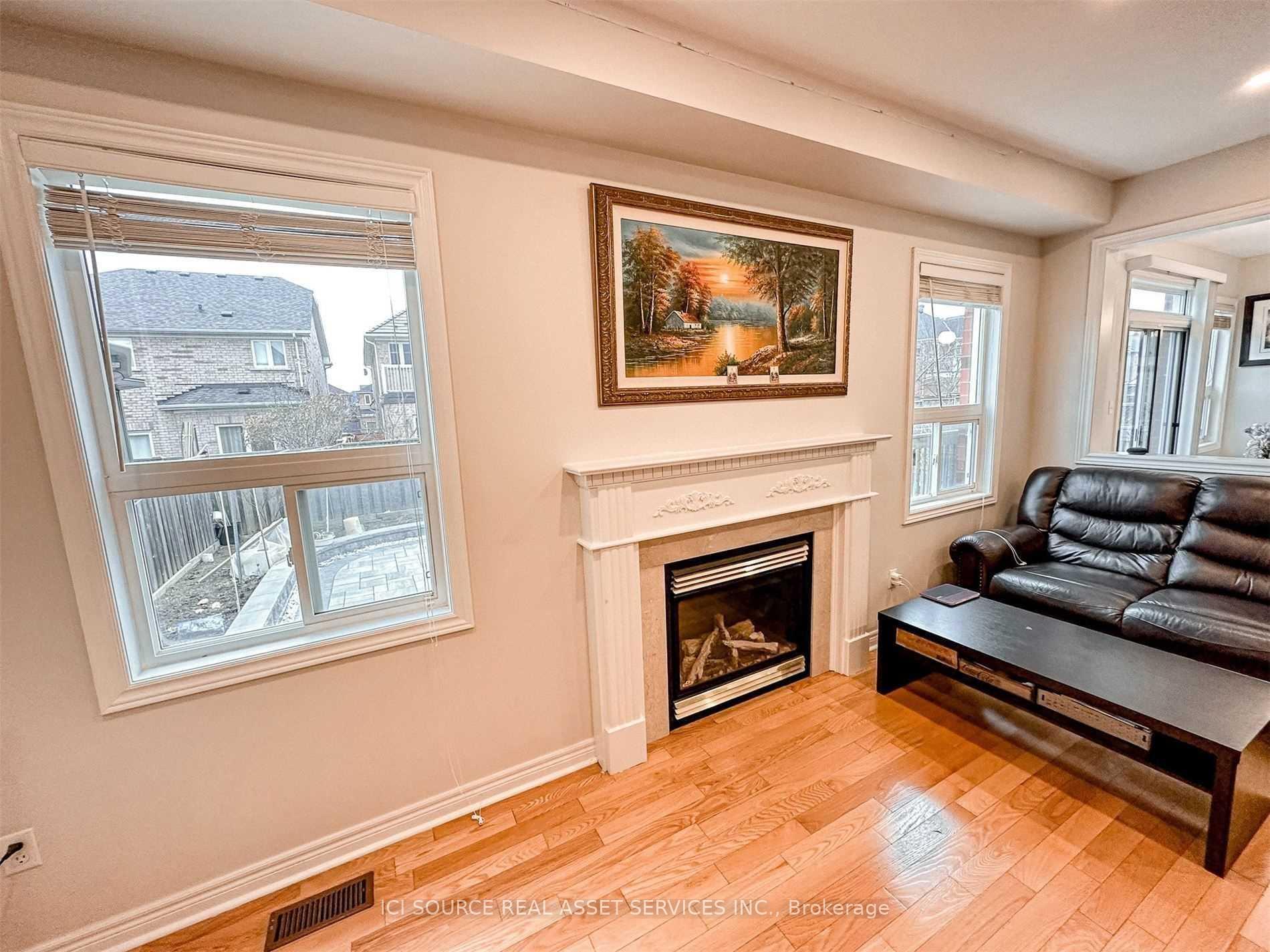 Photo 7 of 53 Westchester Crescent, Markham, Berczy — HOMEH