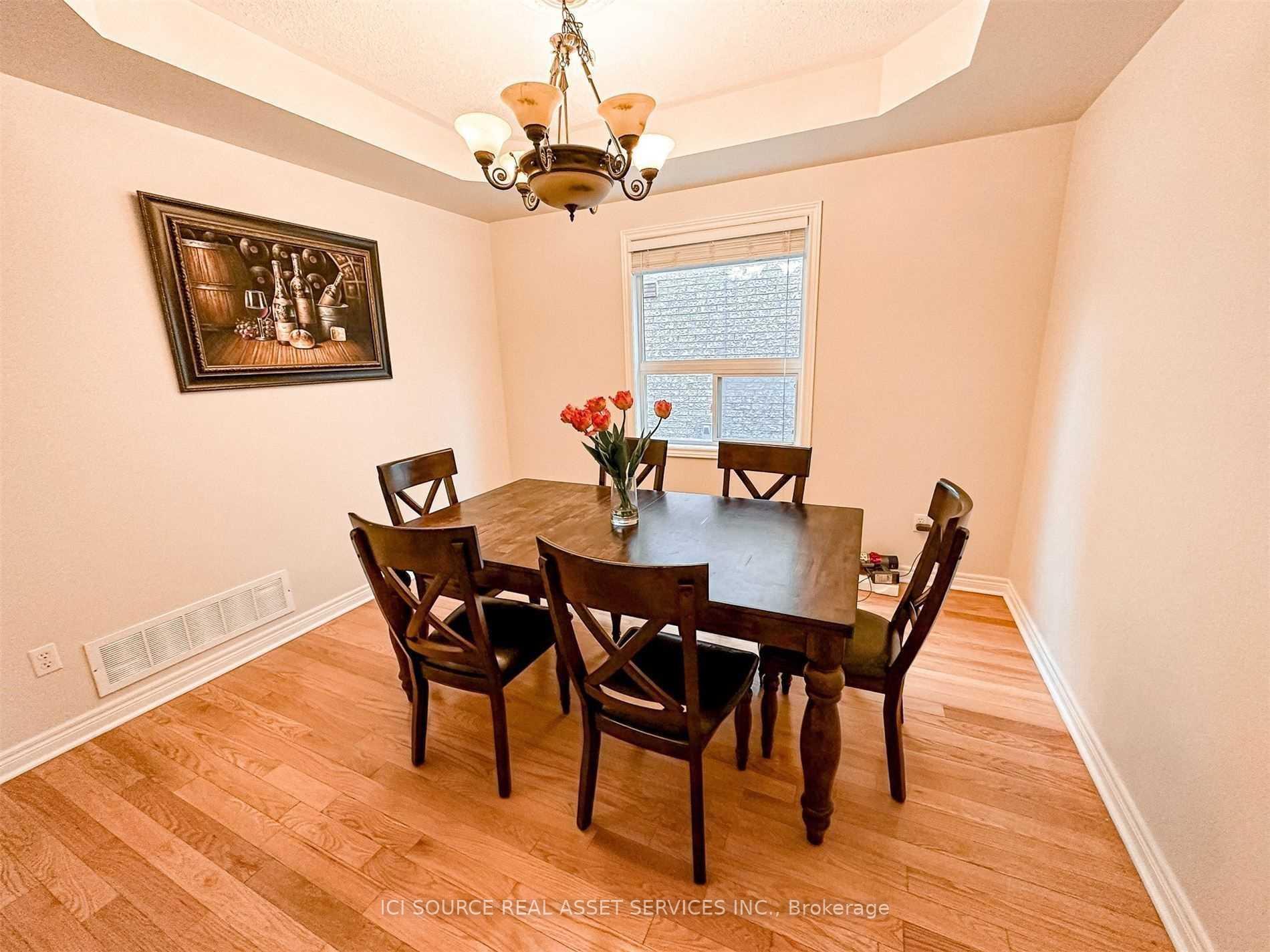 Photo 9 of 53 Westchester Crescent, Markham, Berczy — HOMEH