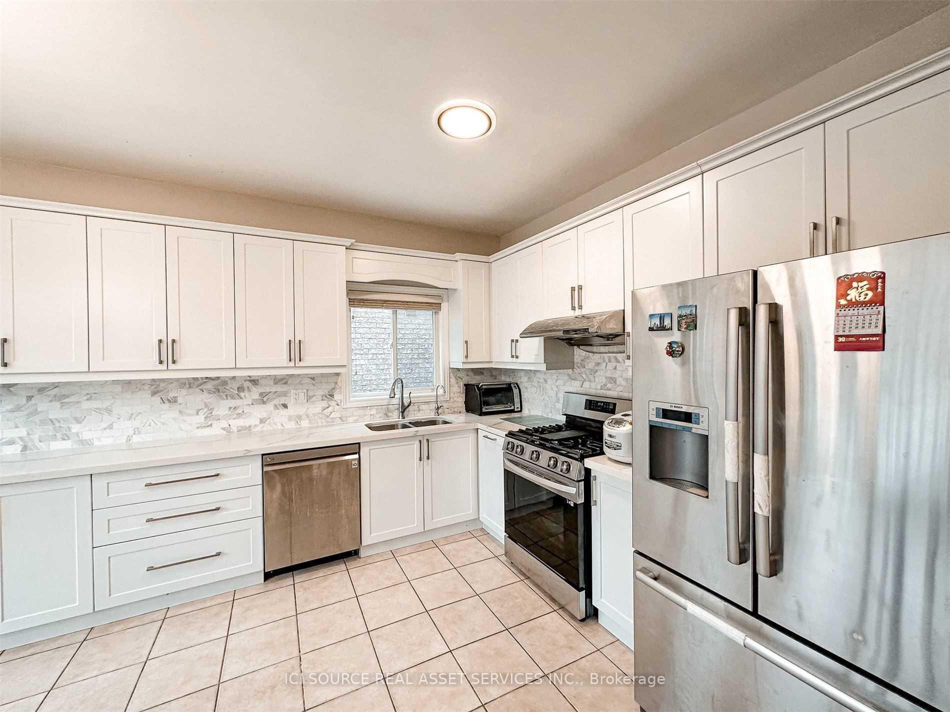 Photo 10 of 53 Westchester Crescent, Markham, Berczy — HOMEH