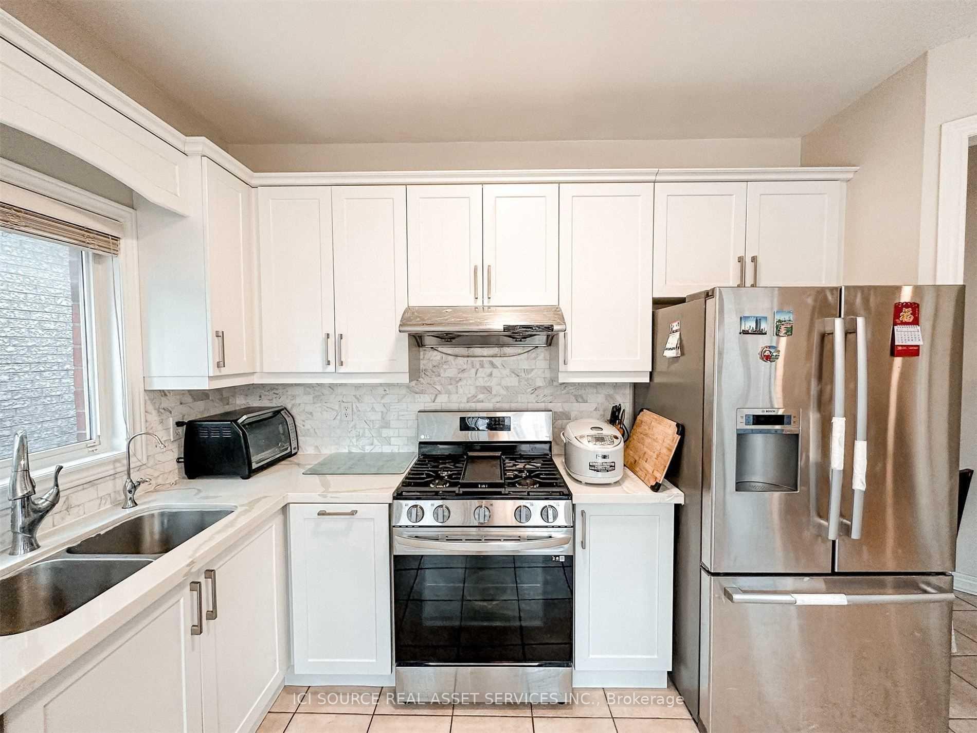 Photo 12 of 53 Westchester Crescent, Markham, Berczy — HOMEH