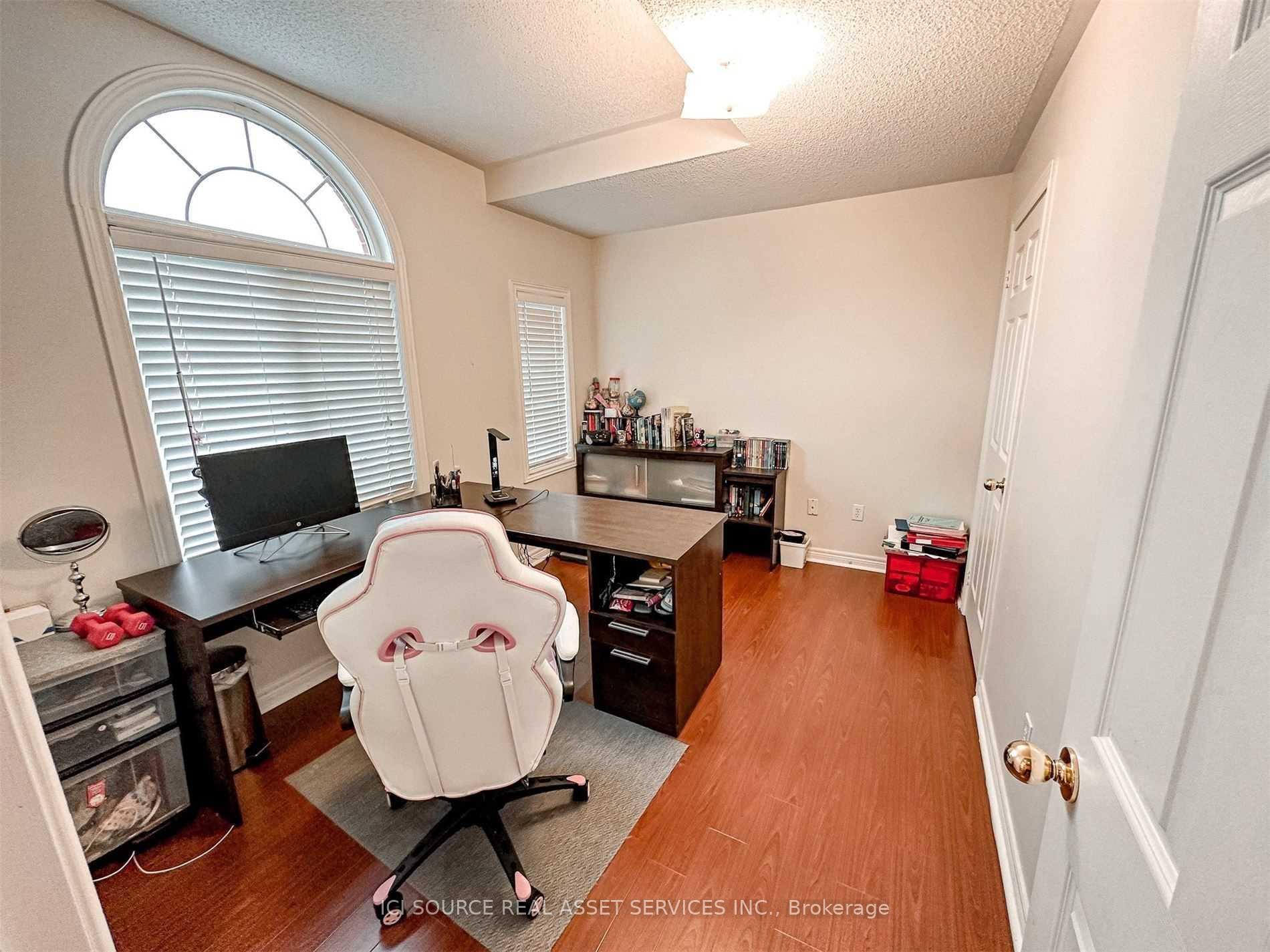 Photo 14 of 53 Westchester Crescent, Markham, Berczy — HOMEH