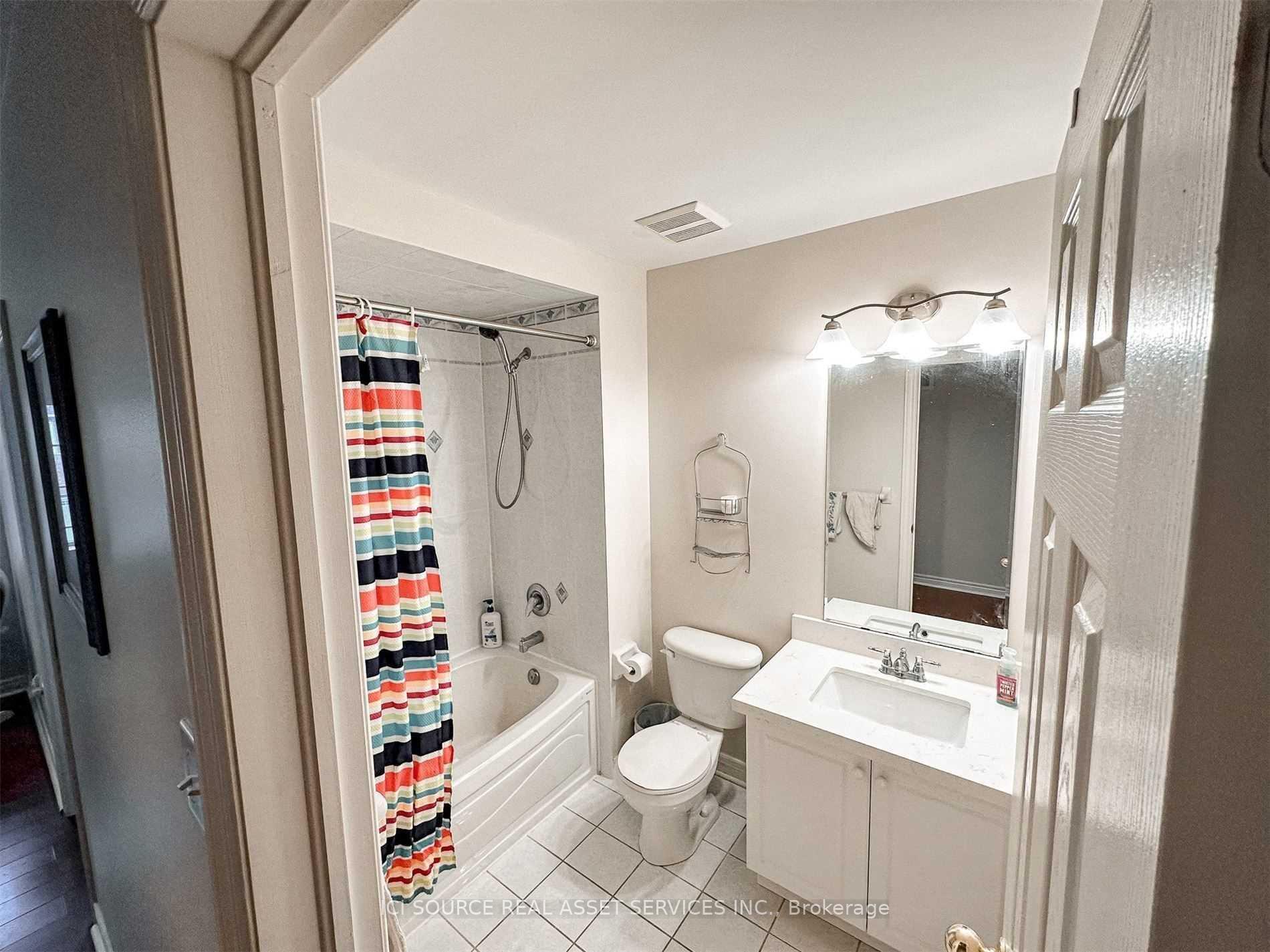 Photo 16 of 53 Westchester Crescent, Markham, Berczy — HOMEH