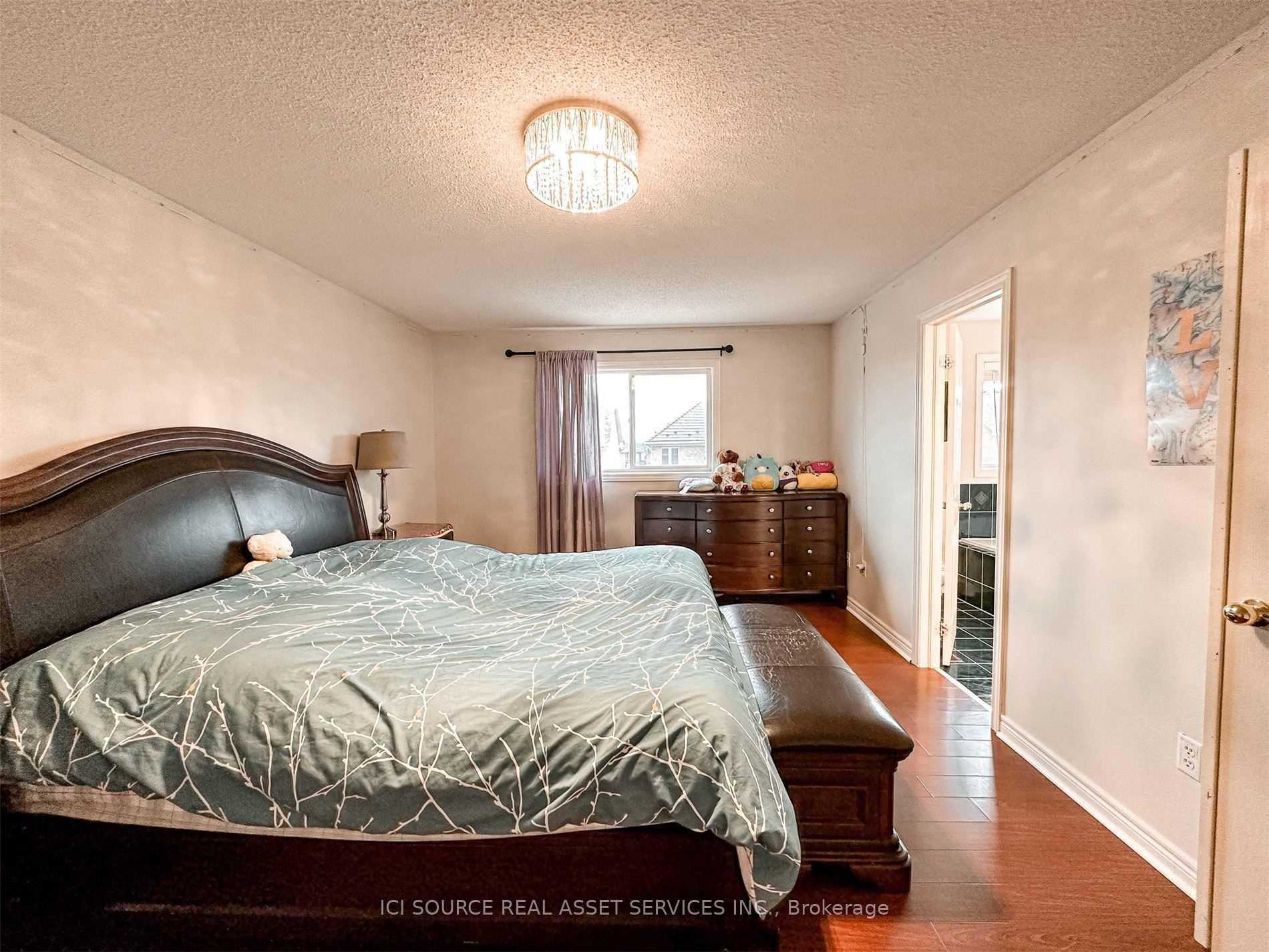 Photo 18 of 53 Westchester Crescent, Markham, Berczy — HOMEH