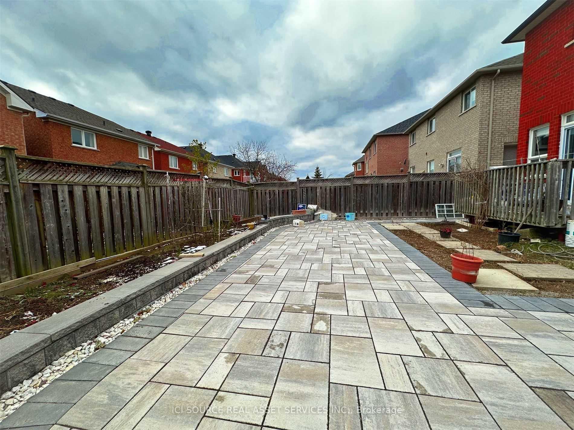 Photo 33 of 53 Westchester Crescent, Markham, Berczy — HOMEH