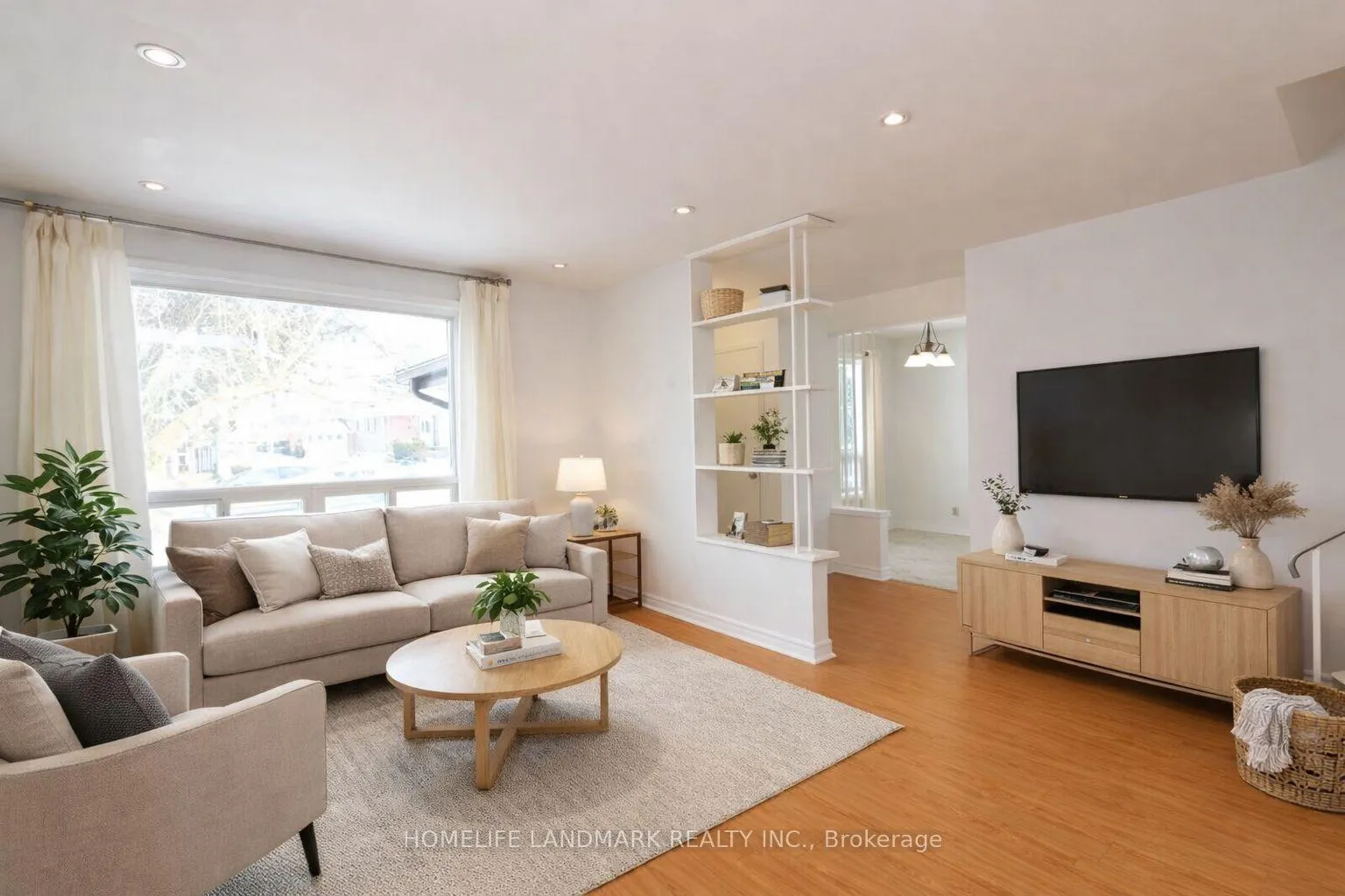 Photo 1 of 22 Knowles Crescent, Aurora, Aurora Highlands — HOMEH