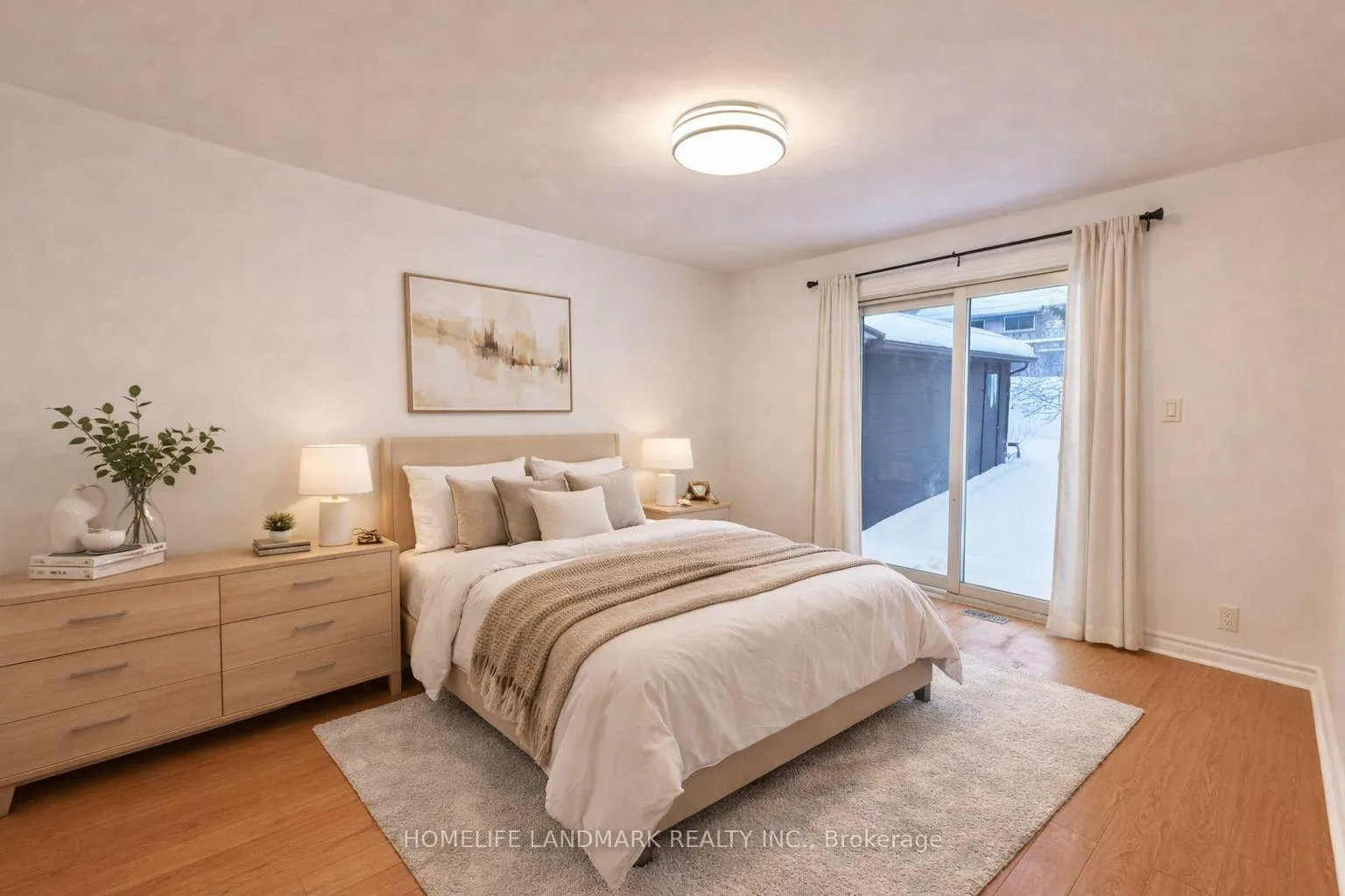 Photo 2 of 22 Knowles Crescent, Aurora, Aurora Highlands — HOMEH