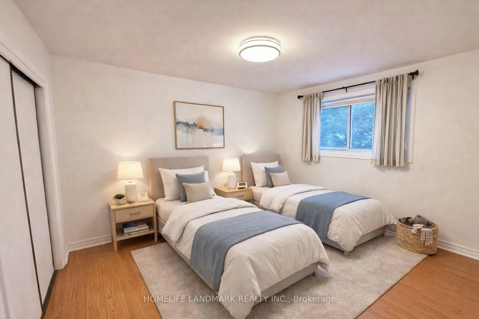 Photo 3 of 22 Knowles Crescent, Aurora, Aurora Highlands — HOMEH