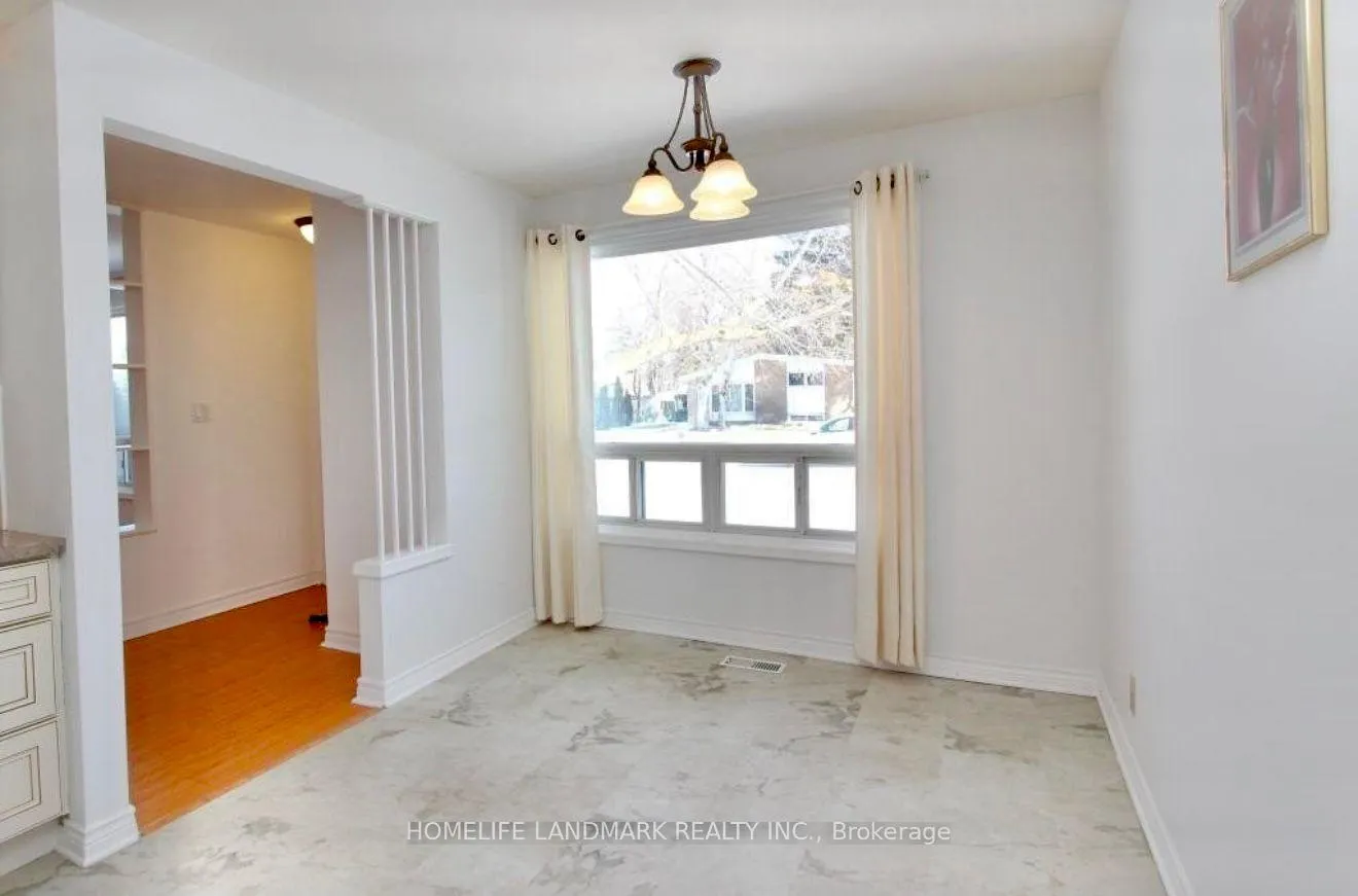 Photo 13 of 22 Knowles Crescent, Aurora, Aurora Highlands — HOMEH