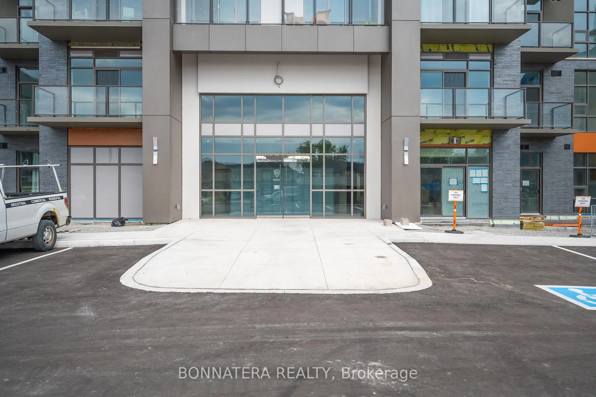 Photo 2 of Unit 223, 450 Dundas Street E, Hamilton, Waterdown — HOMEH