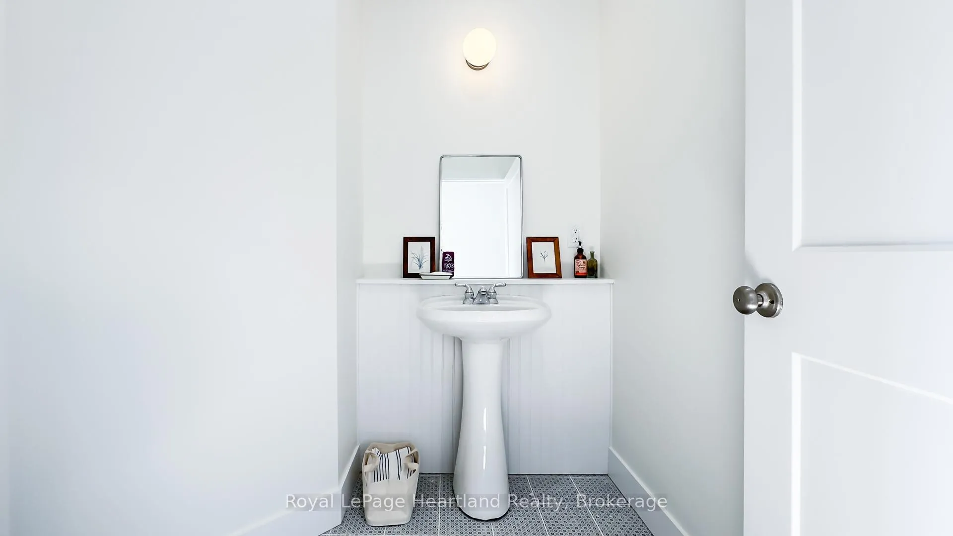 Photo 23 of 47 James Street, South Huron, Exeter — HOMEH