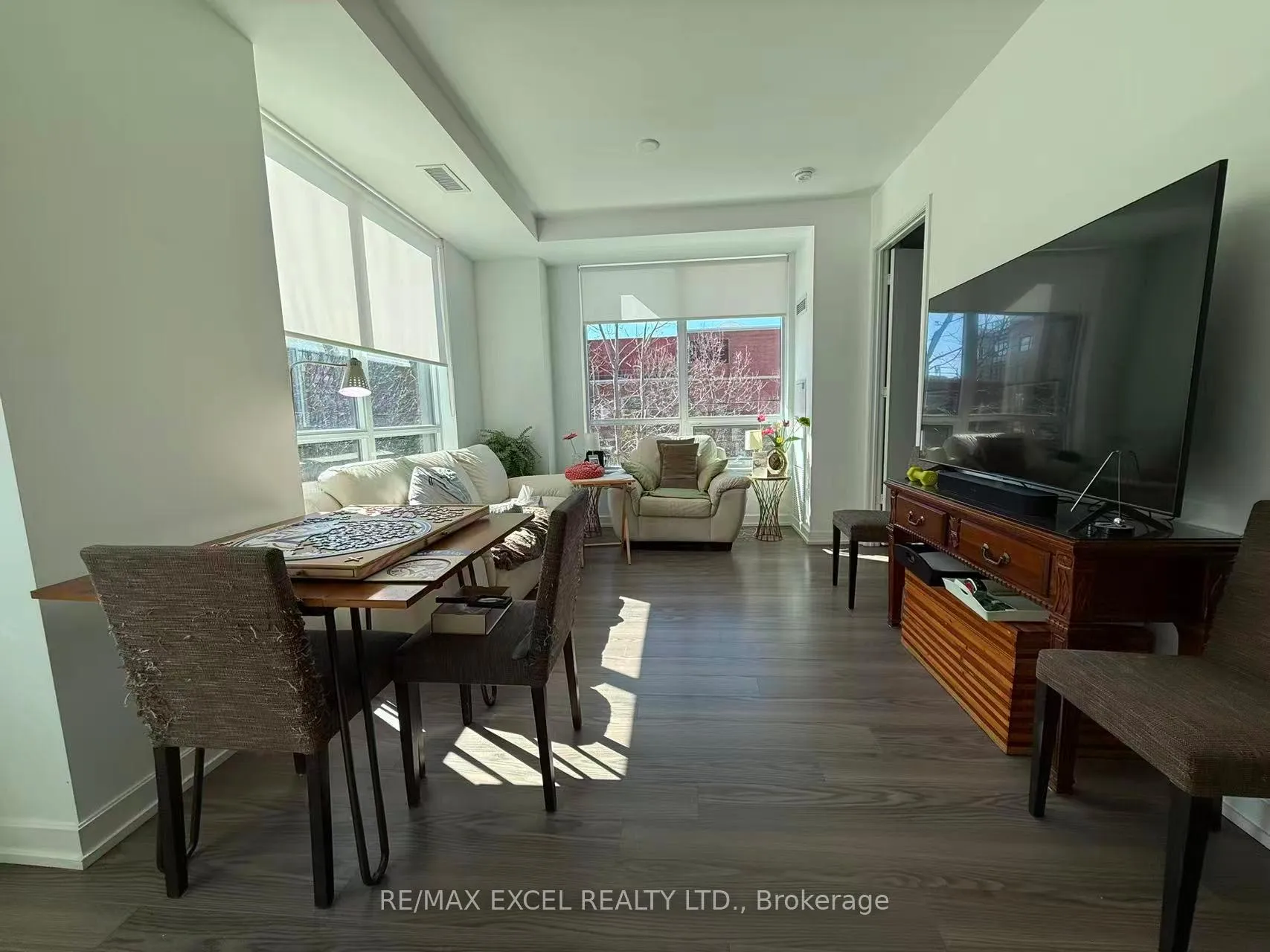 Photo 4 of Unit 206, 377 Madison Avenue, Toronto, Casa Loma — HOMEH
