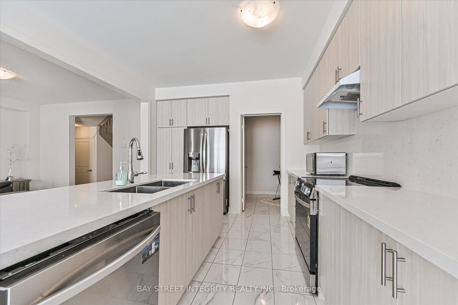 Photo 12 of 1452 Wheatcroft Drive, Oshawa, Kedron — HOMEH