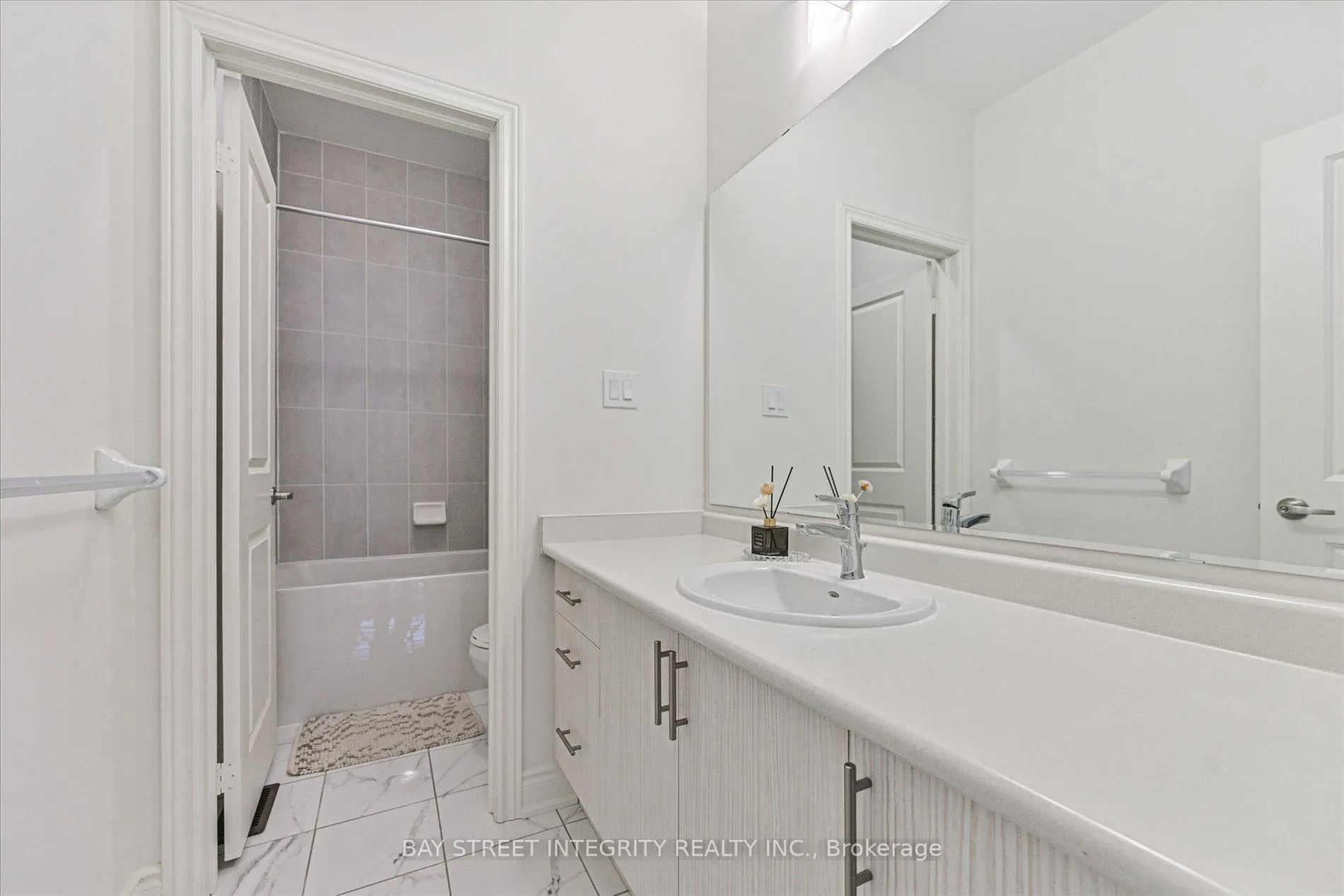 Photo 26 of 1452 Wheatcroft Drive, Oshawa, Kedron — HOMEH