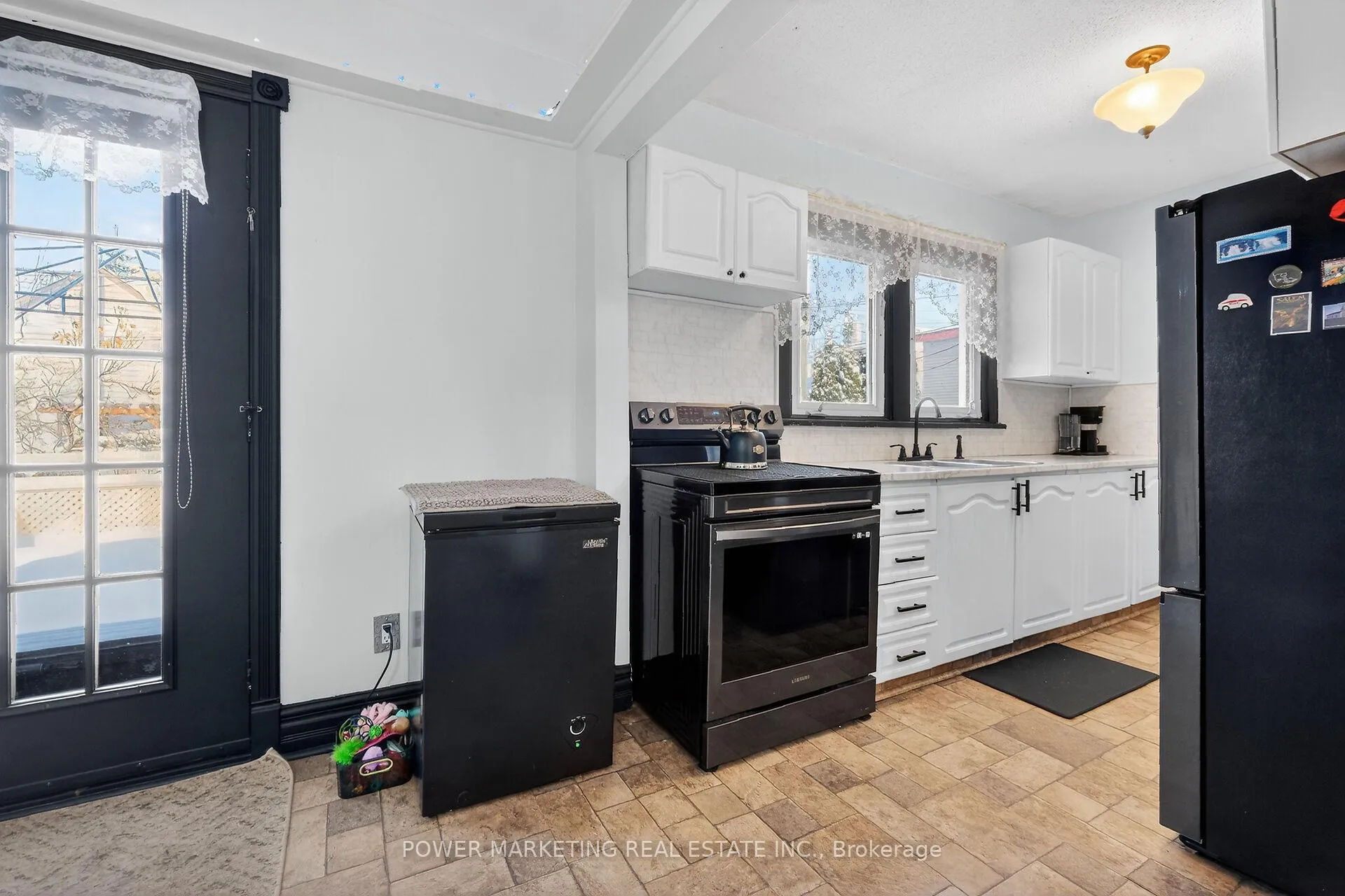 Photo 17 of 231 Ethel Street, Ottawa, Vanier — HOMEH