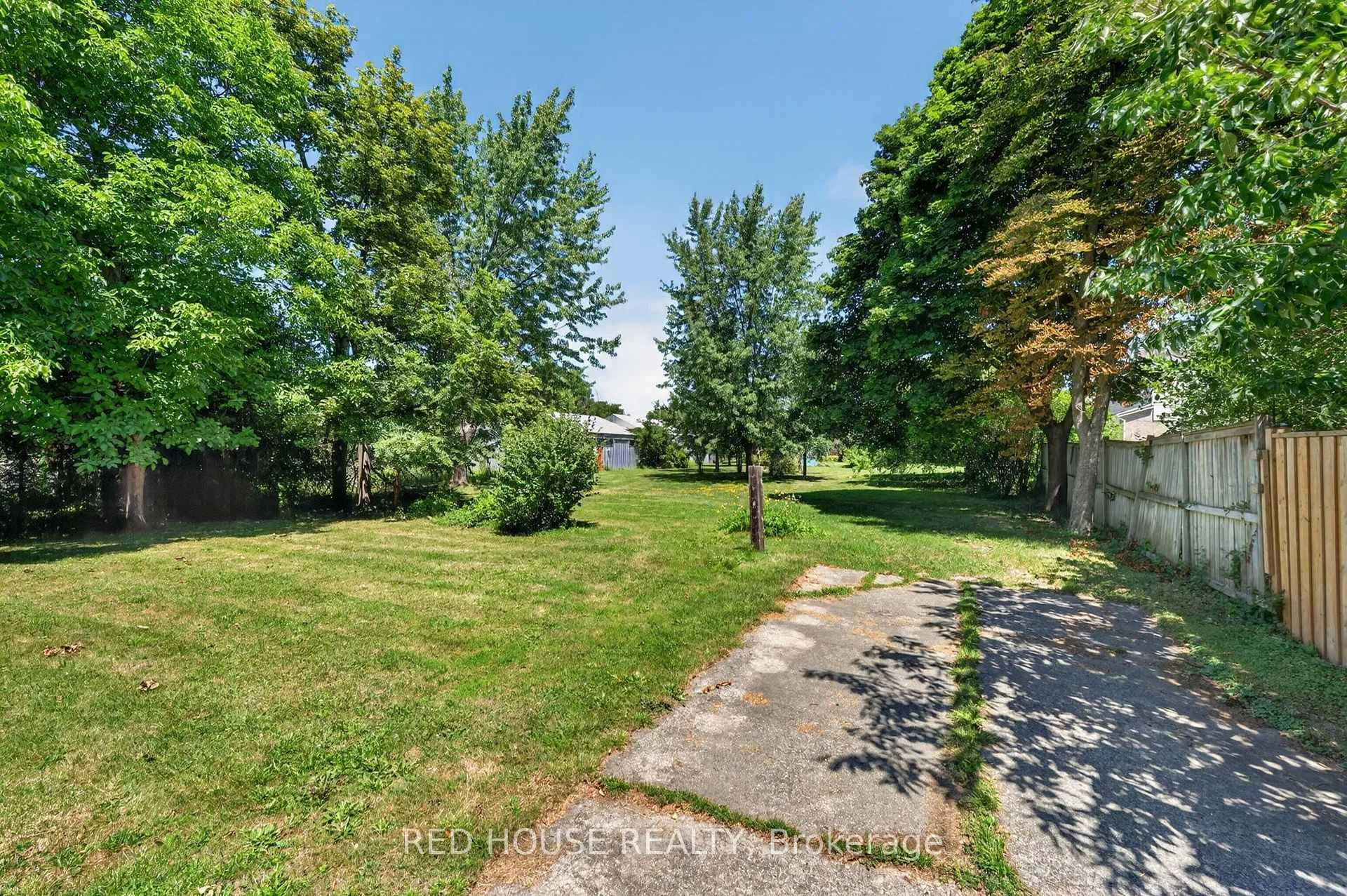 Photo 28 of 53 Mclaughlin Road N, Brampton, Brampton West — HOMEH