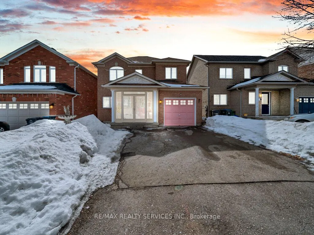 Front of 118 Queen Mary Drive