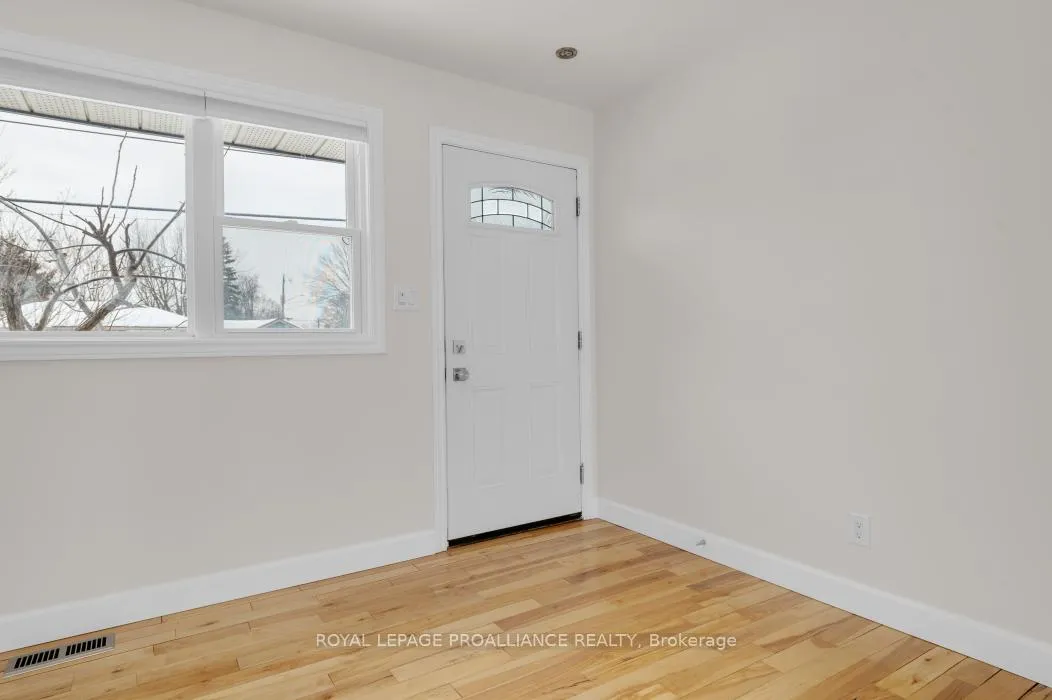 Photo 7 of 169 Wright Avenue, Belleville, Belleville Ward — HOMEH