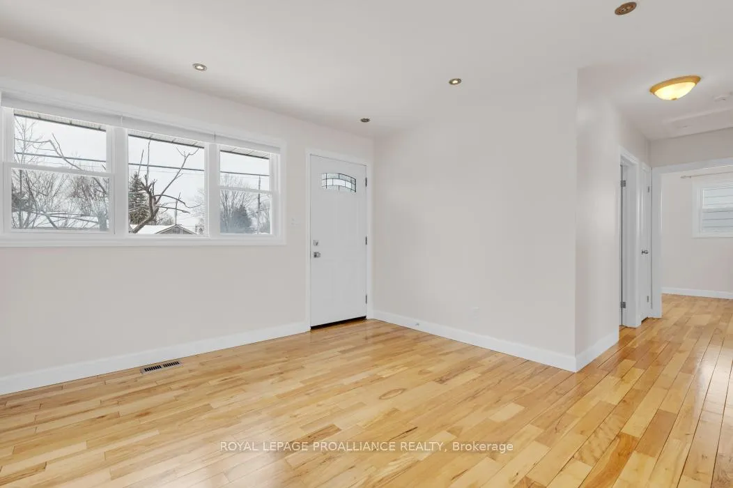 Photo 8 of 169 Wright Avenue, Belleville, Belleville Ward — HOMEH