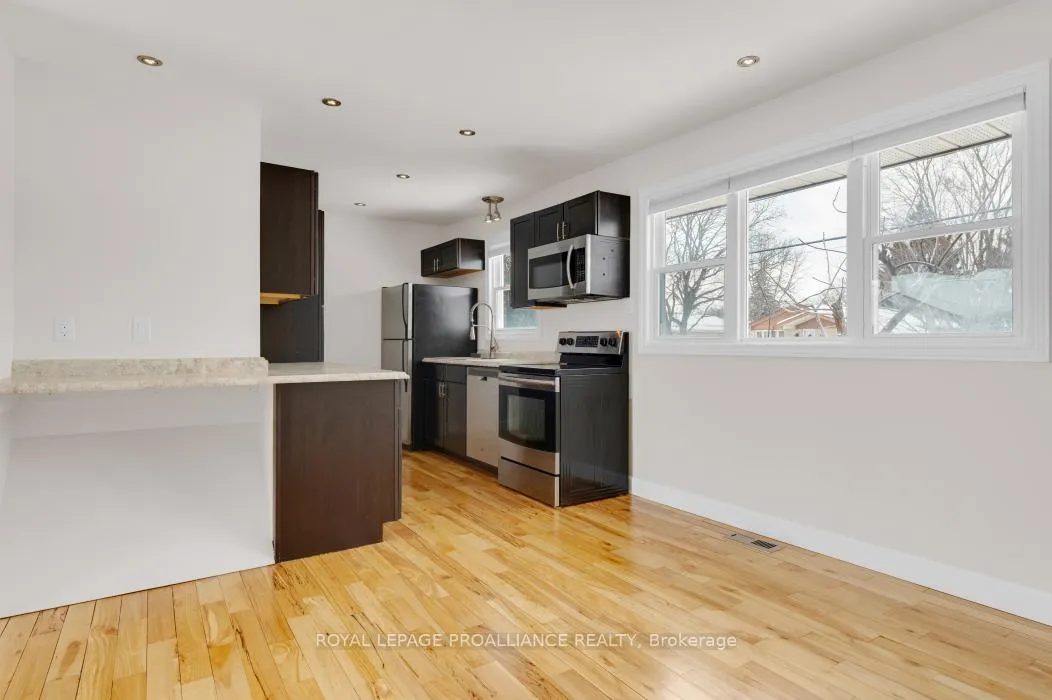 Photo 10 of 169 Wright Avenue, Belleville, Belleville Ward — HOMEH