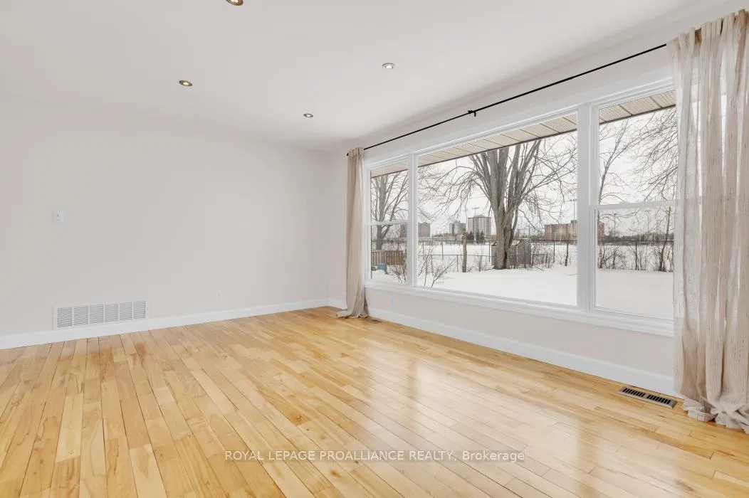 Photo 17 of 169 Wright Avenue, Belleville, Belleville Ward — HOMEH