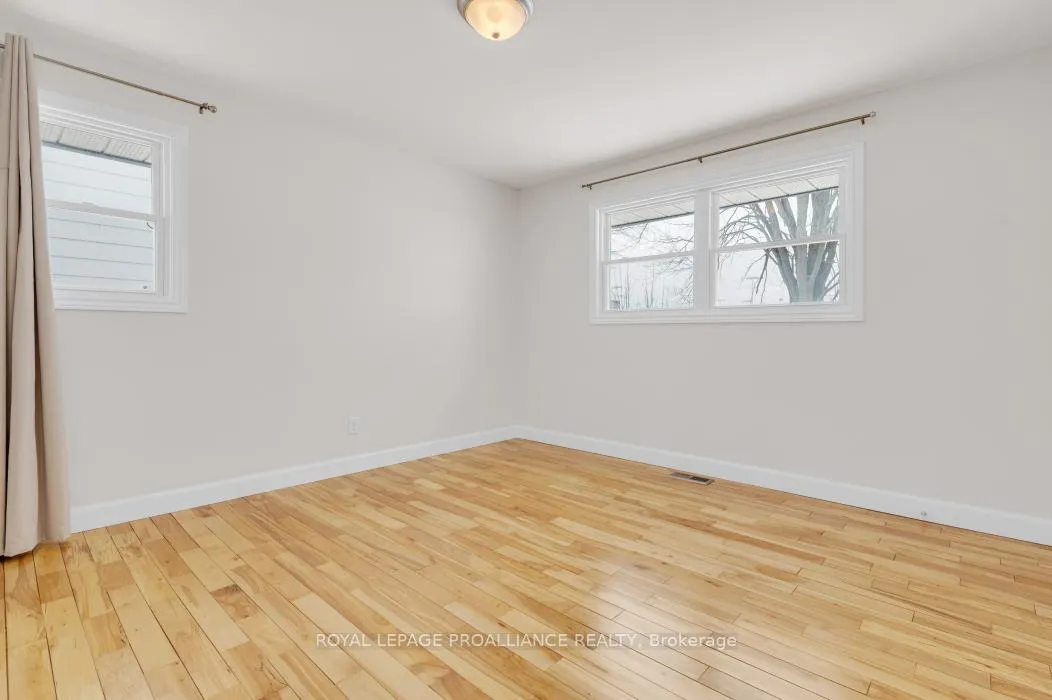 Photo 20 of 169 Wright Avenue, Belleville, Belleville Ward — HOMEH