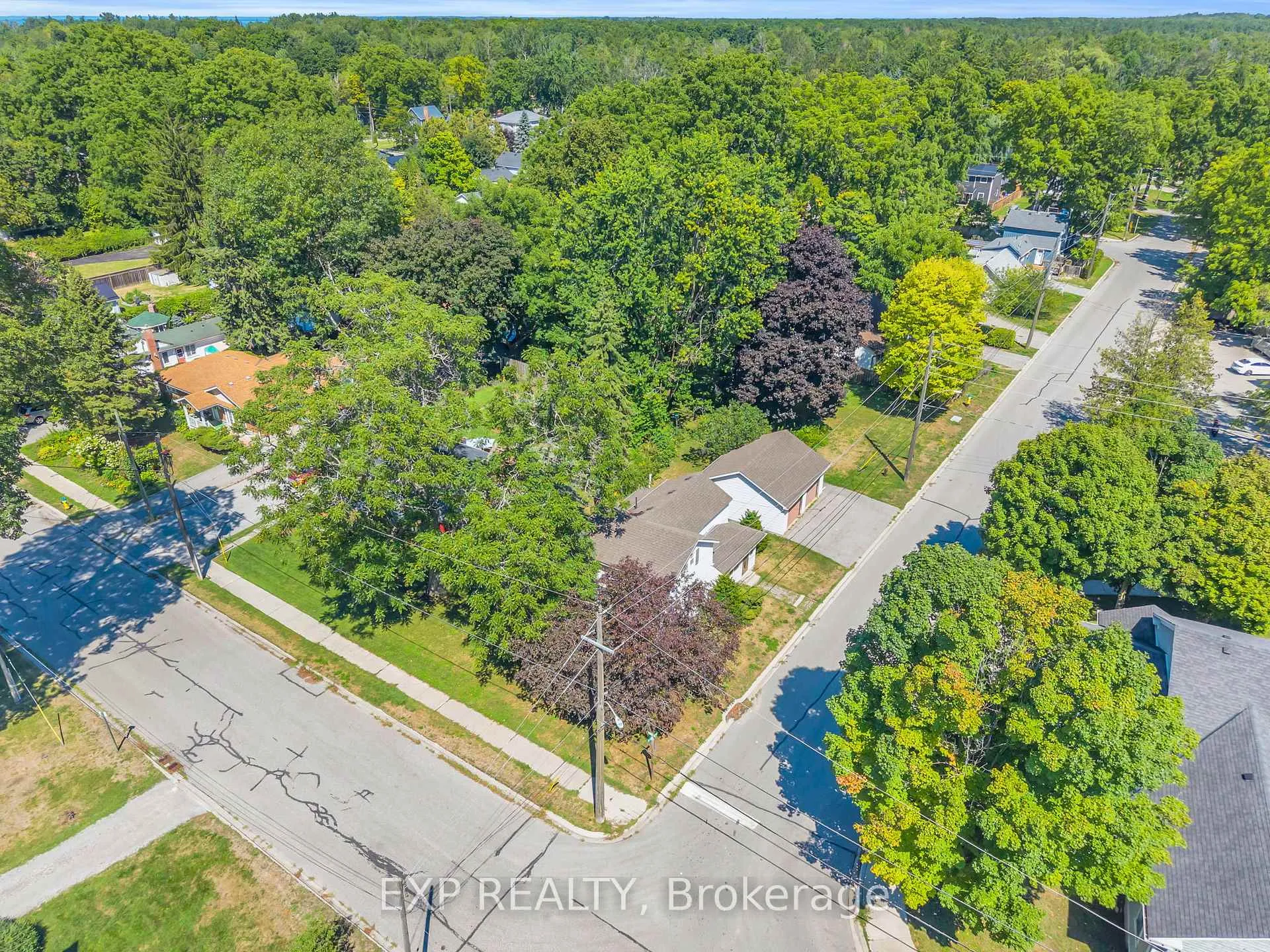 Photo 6 of 39 River Street, Georgina, Sutton & Jackson's Point — HOMEH