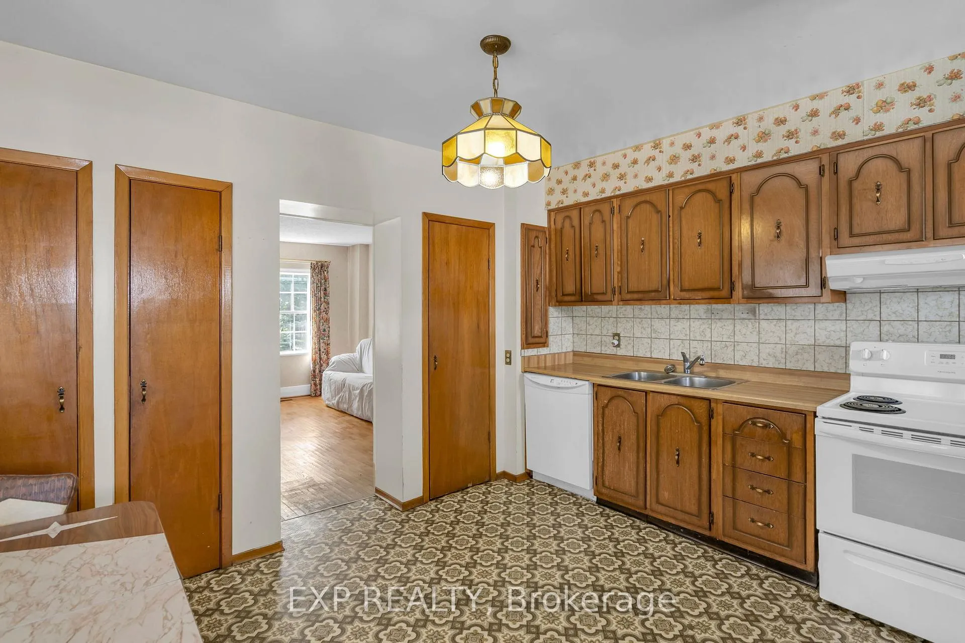 Photo 10 of 39 River Street, Georgina, Sutton & Jackson's Point — HOMEH