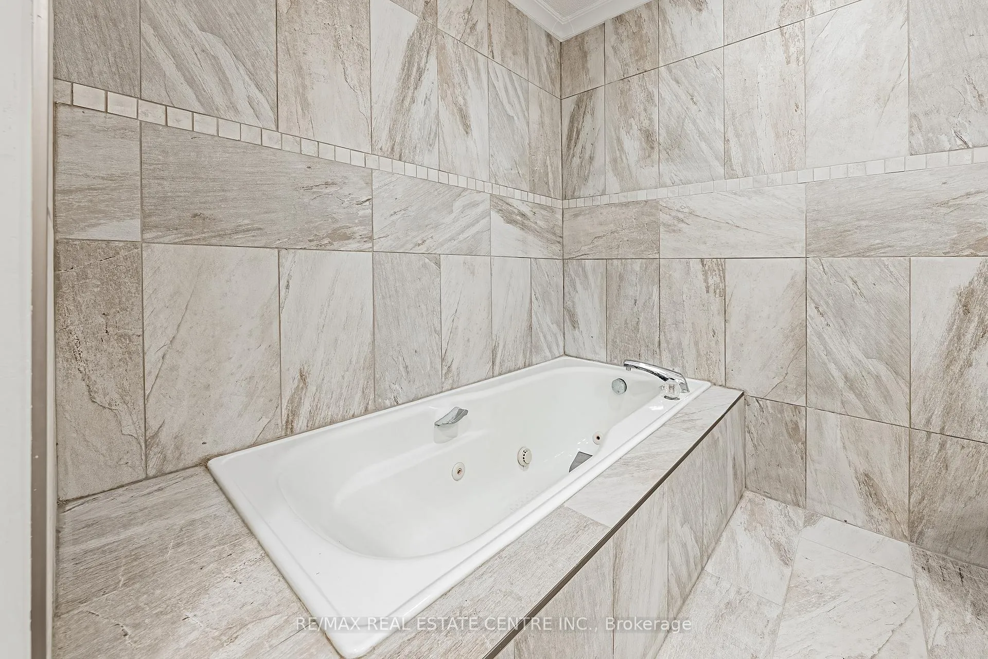 Photo 36 of 6 Iris Court, Hamilton, Carlisle — HOMEH