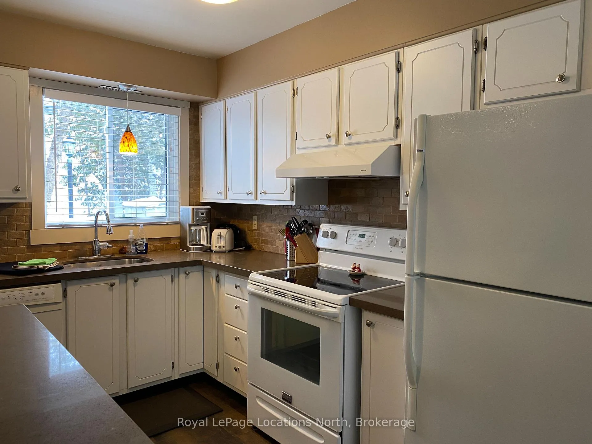Photo 8 of Unit 318, 5 Dawson Drive, Collingwood — HOMEH