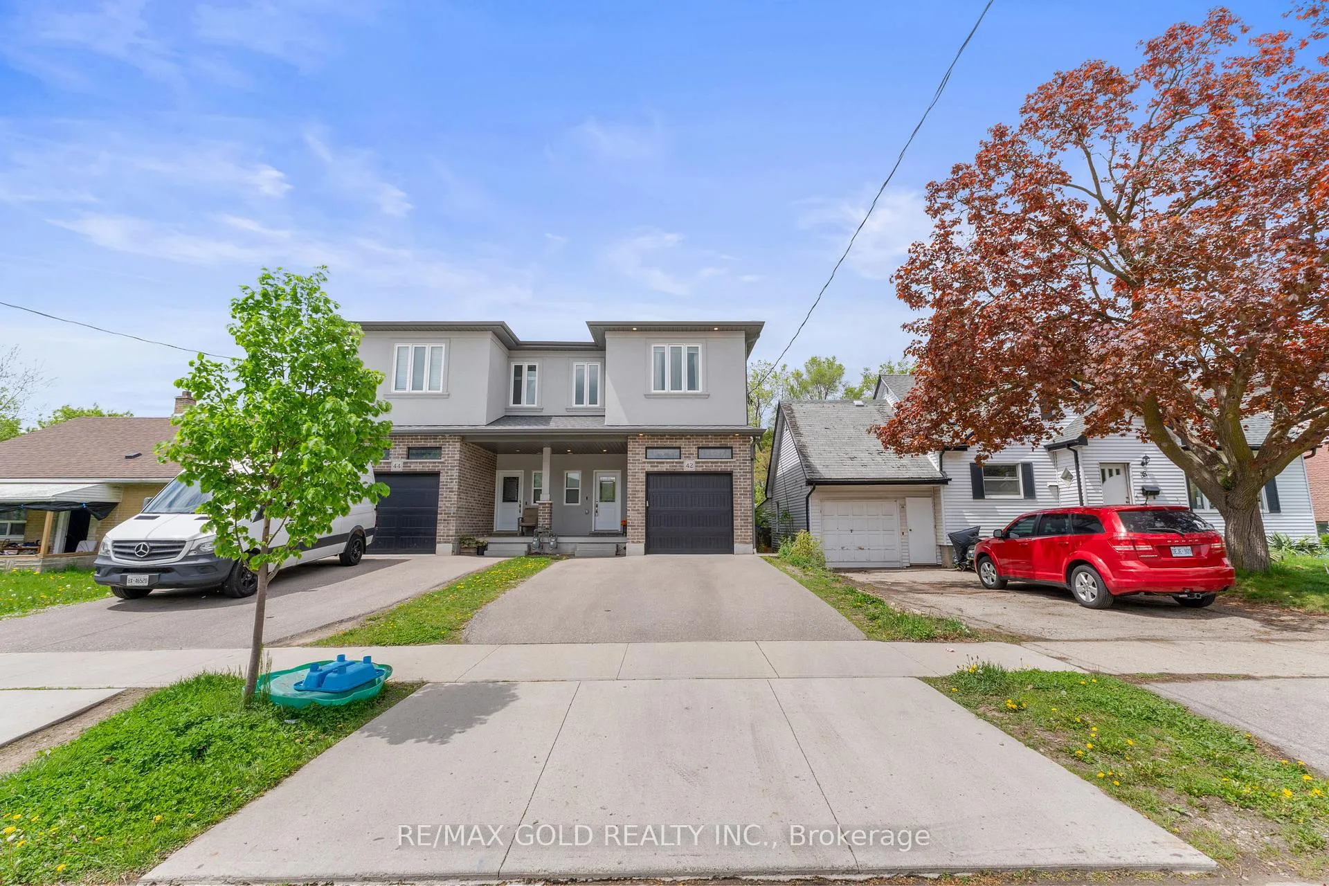 Photo 1 of 42 Fifth Avenue, Kitchener — HOMEH