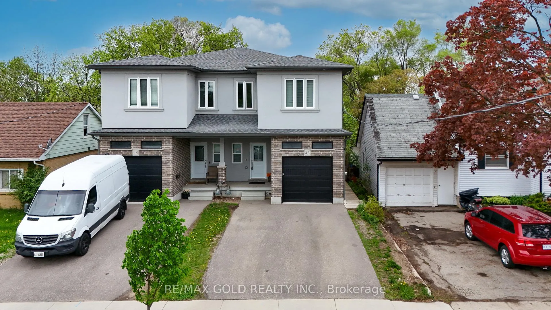Photo 4 of 42 Fifth Avenue, Kitchener — HOMEH