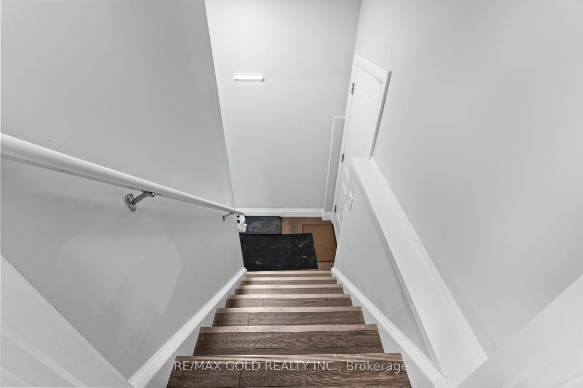 Photo 34 of 42 Fifth Avenue, Kitchener — HOMEH