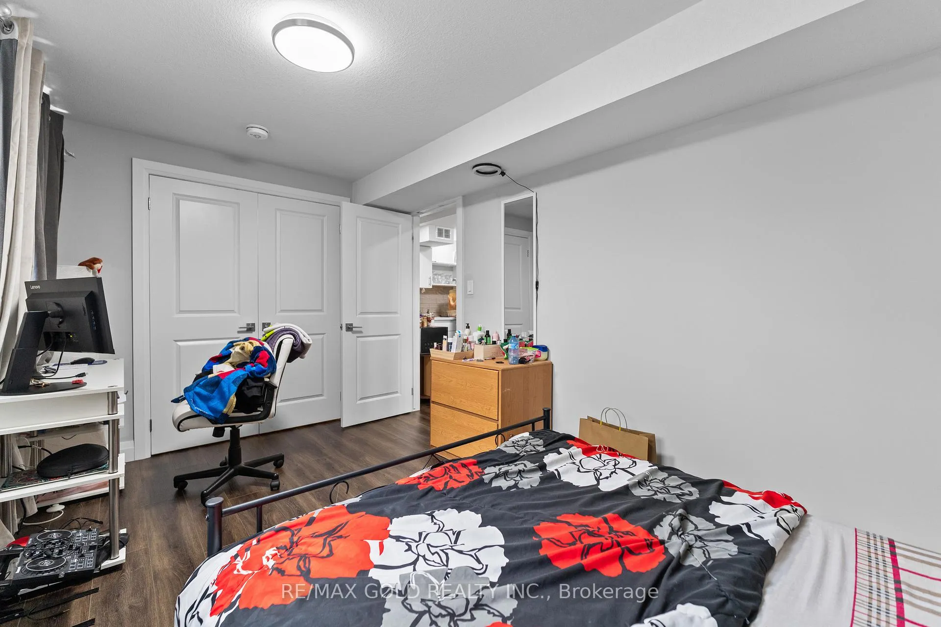 Photo 39 of 42 Fifth Avenue, Kitchener — HOMEH