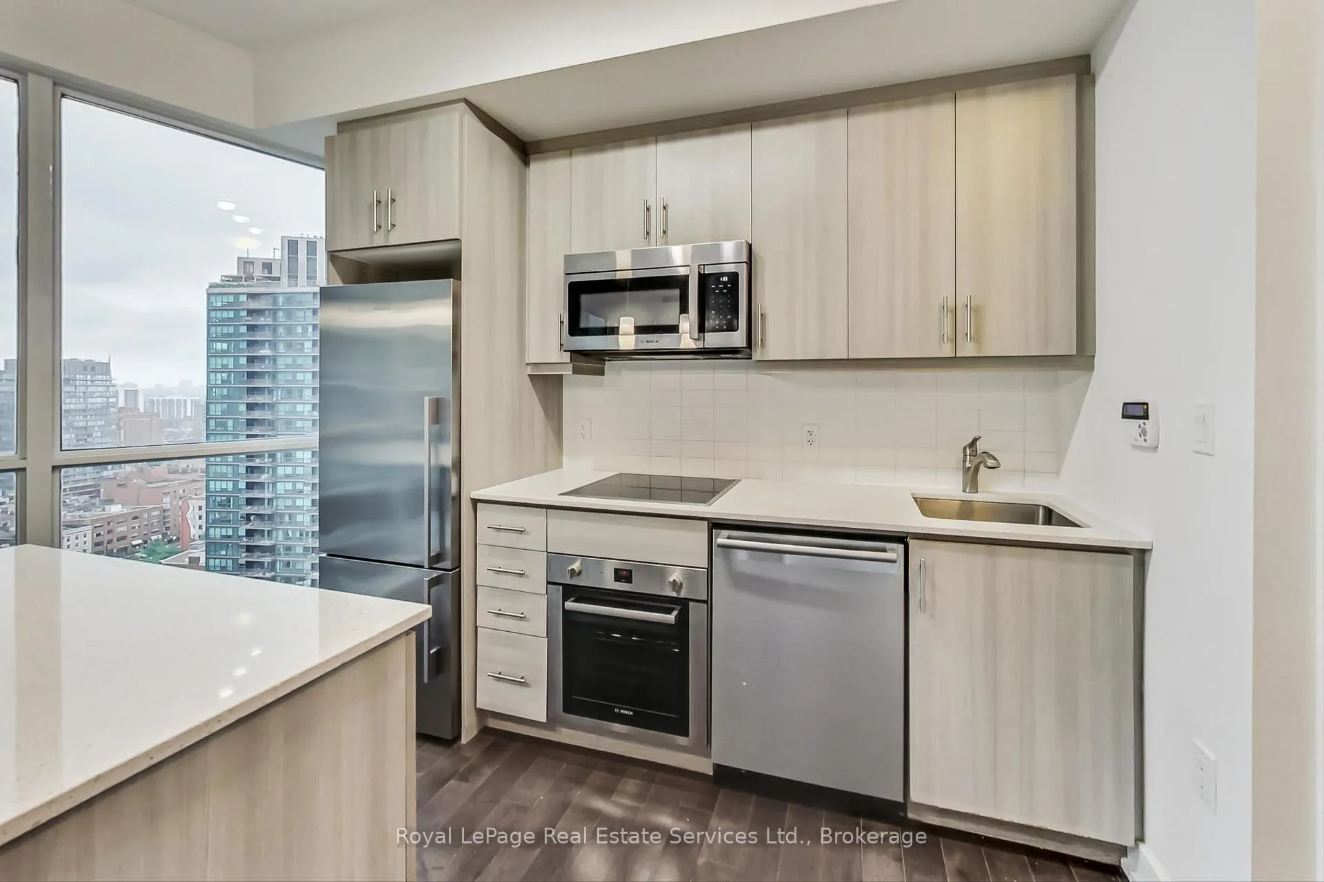 Photo 9 of Unit 2405, 1 The Esplanade, Toronto, Waterfront Communities — HOMEH