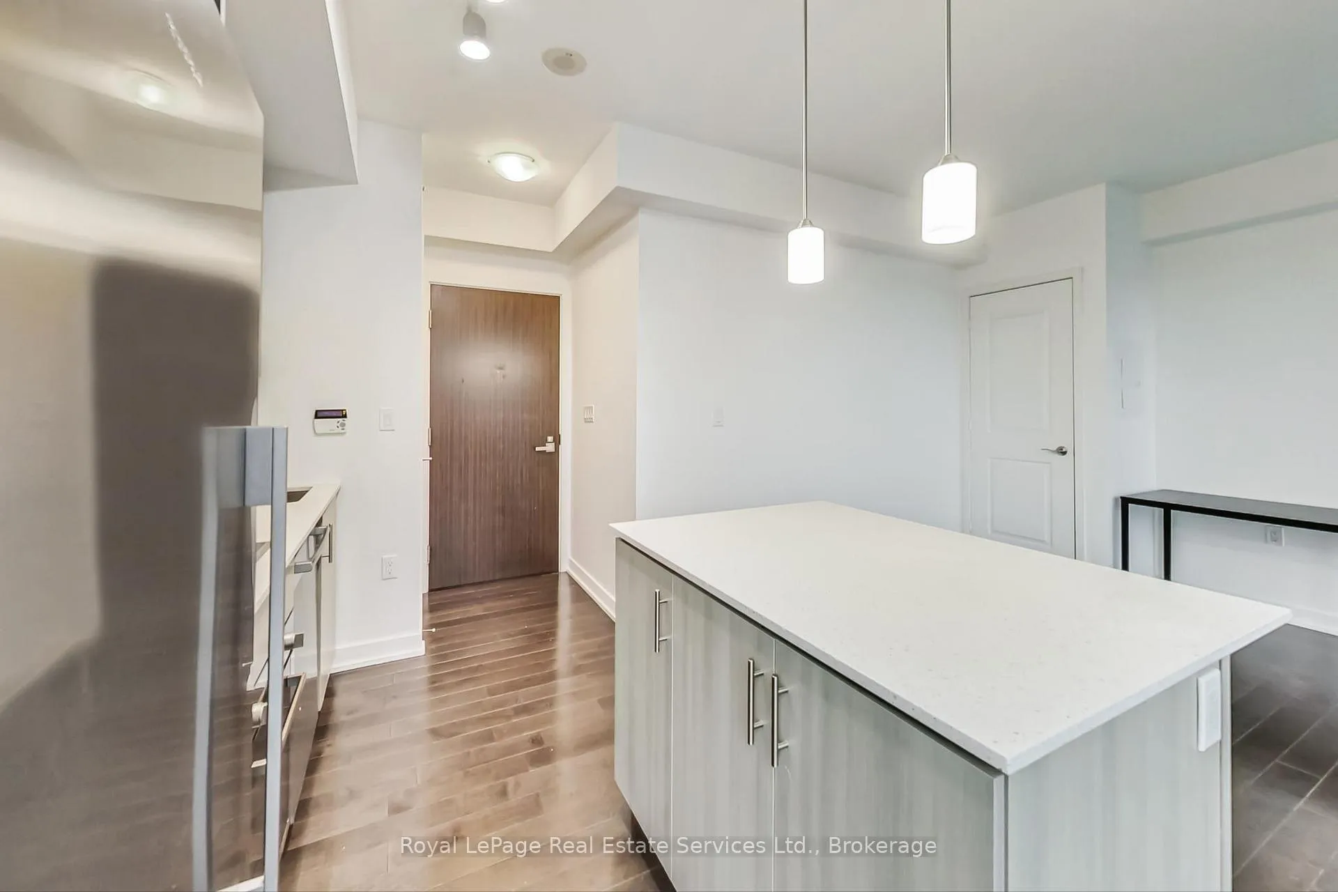 Photo 11 of Unit 2405, 1 The Esplanade, Toronto, Waterfront Communities — HOMEH