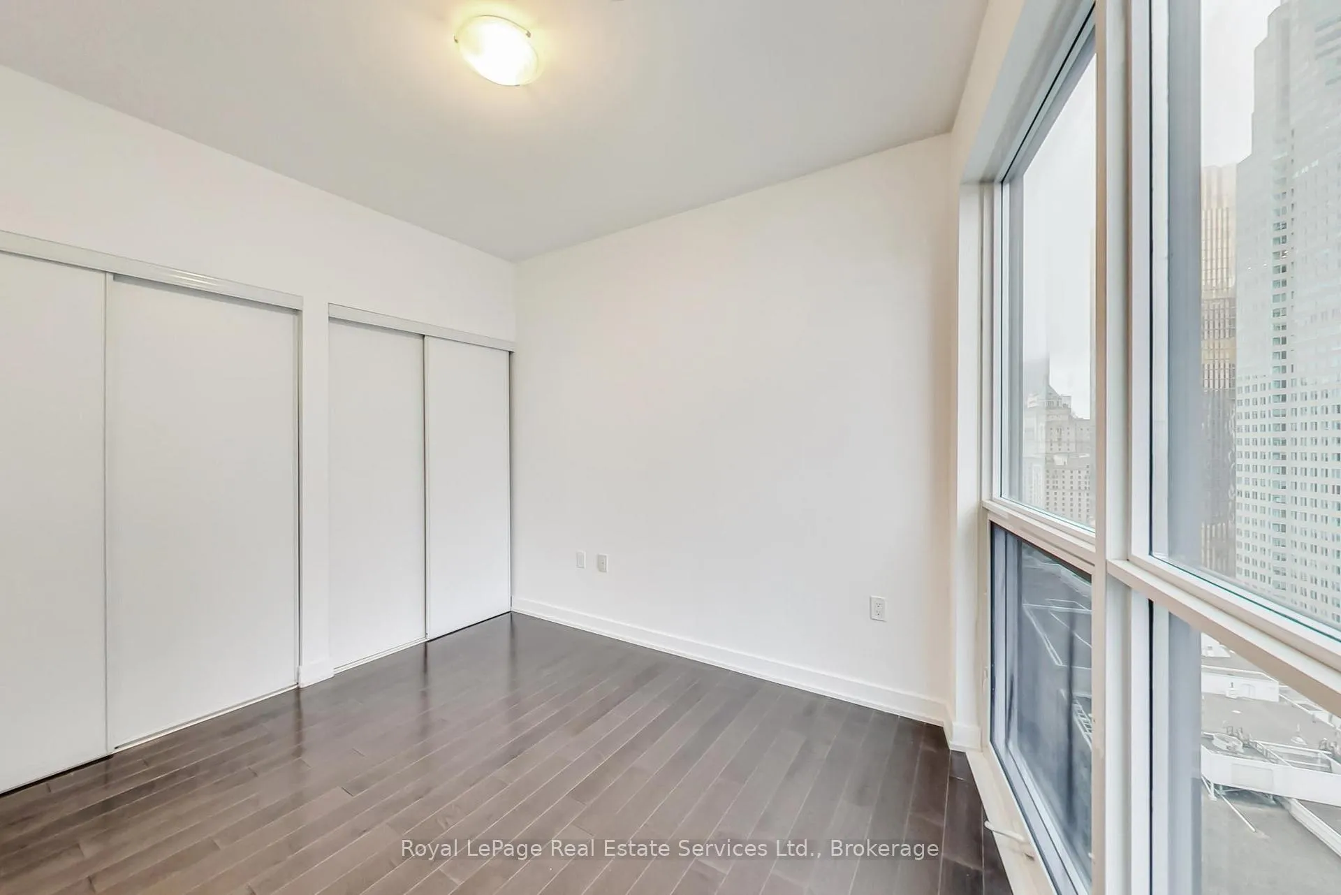 Photo 12 of Unit 2405, 1 The Esplanade, Toronto, Waterfront Communities — HOMEH