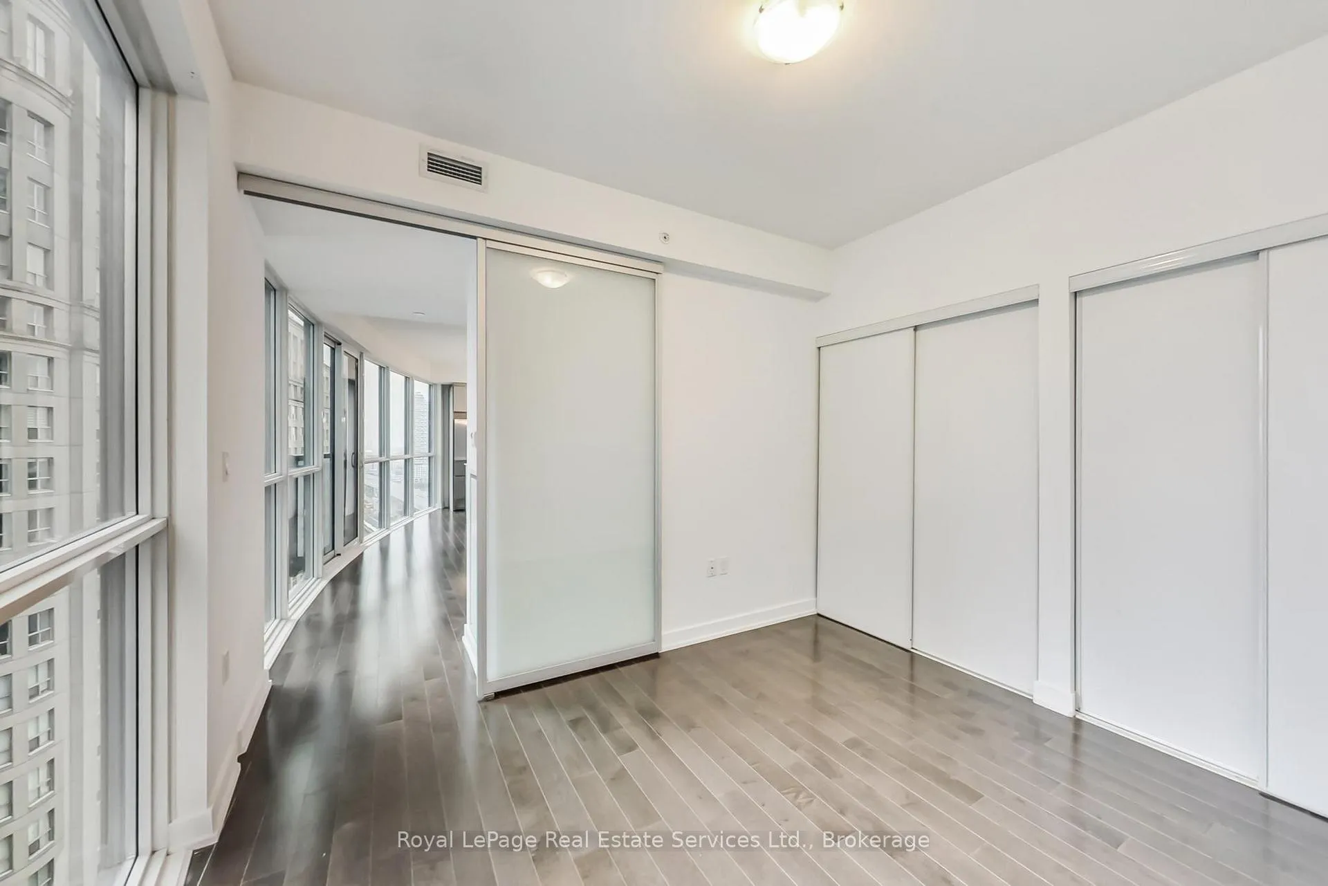 Photo 14 of Unit 2405, 1 The Esplanade, Toronto, Waterfront Communities — HOMEH