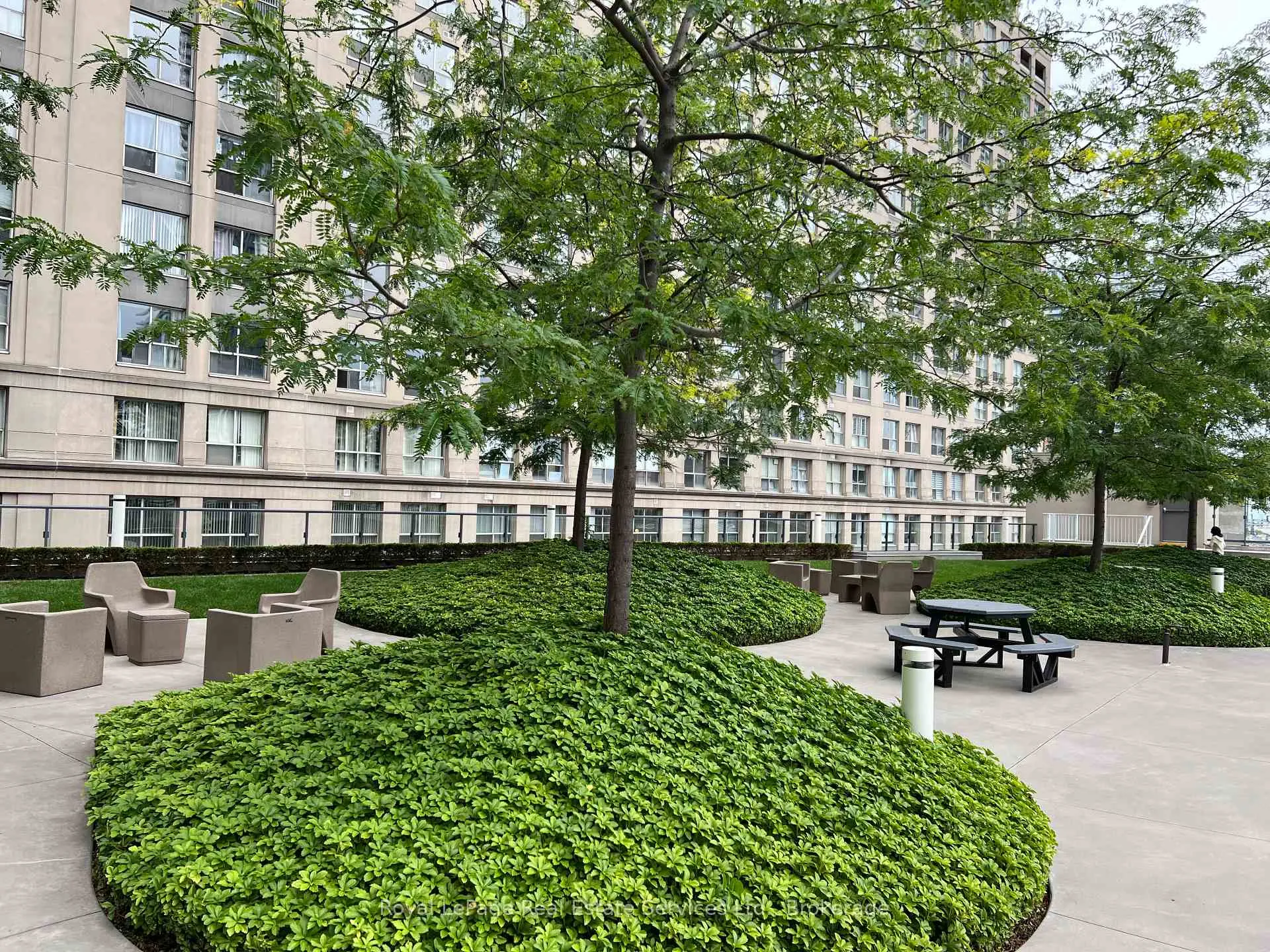 Photo 18 of Unit 2405, 1 The Esplanade, Toronto, Waterfront Communities — HOMEH