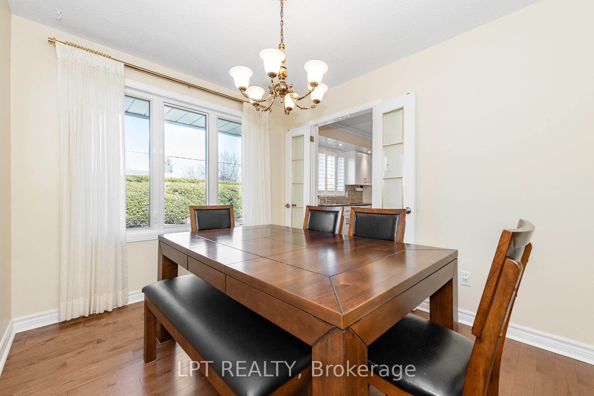 Photo 5 of 3307 Kodiak Street, Ottawa, South Keys — HOMEH