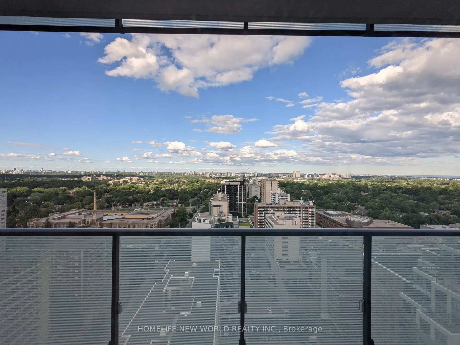 Photo 3 of Unit 1907, 185 Roehampton Avenue, Toronto, Mount Pleasant West — HOMEH