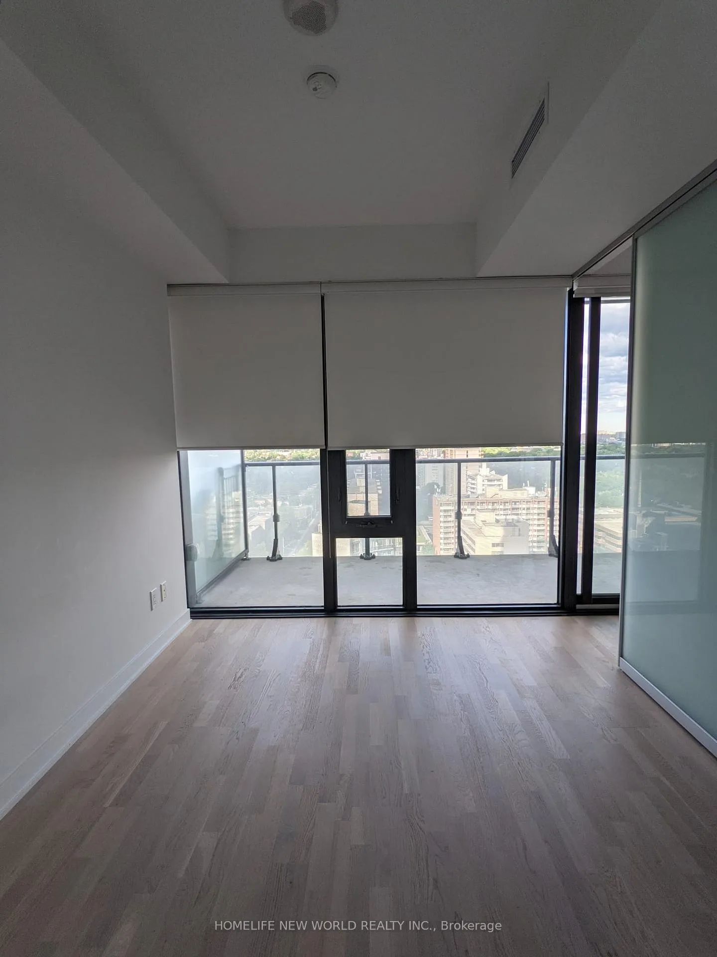 Photo 4 of Unit 1907, 185 Roehampton Avenue, Toronto, Mount Pleasant West — HOMEH