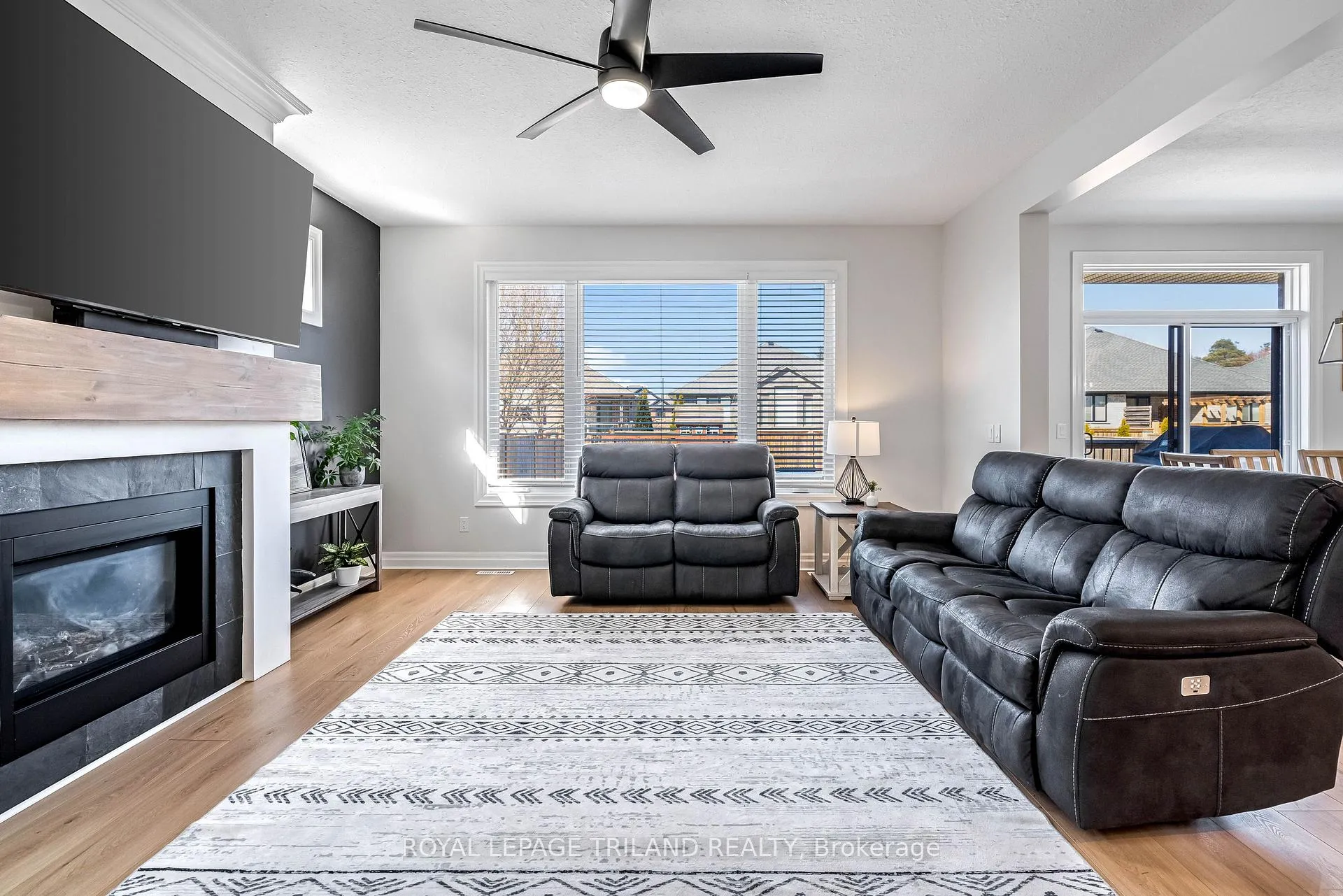 Photo 6 of 706 Bennett Crescent, Strathroy-Caradoc, Rural Strathroy-Caradoc — HOMEH