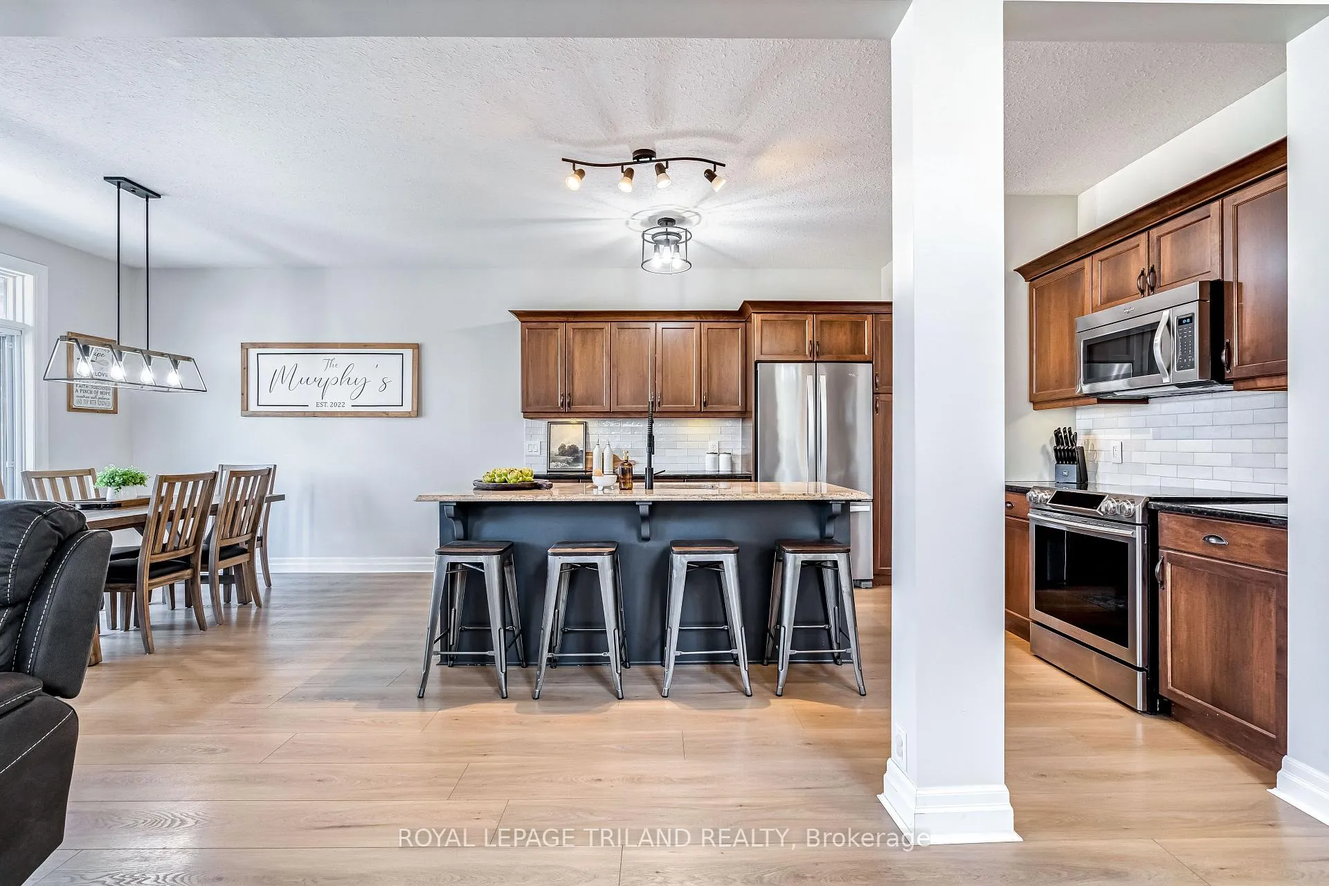 Photo 12 of 706 Bennett Crescent, Strathroy-Caradoc, Rural Strathroy-Caradoc — HOMEH