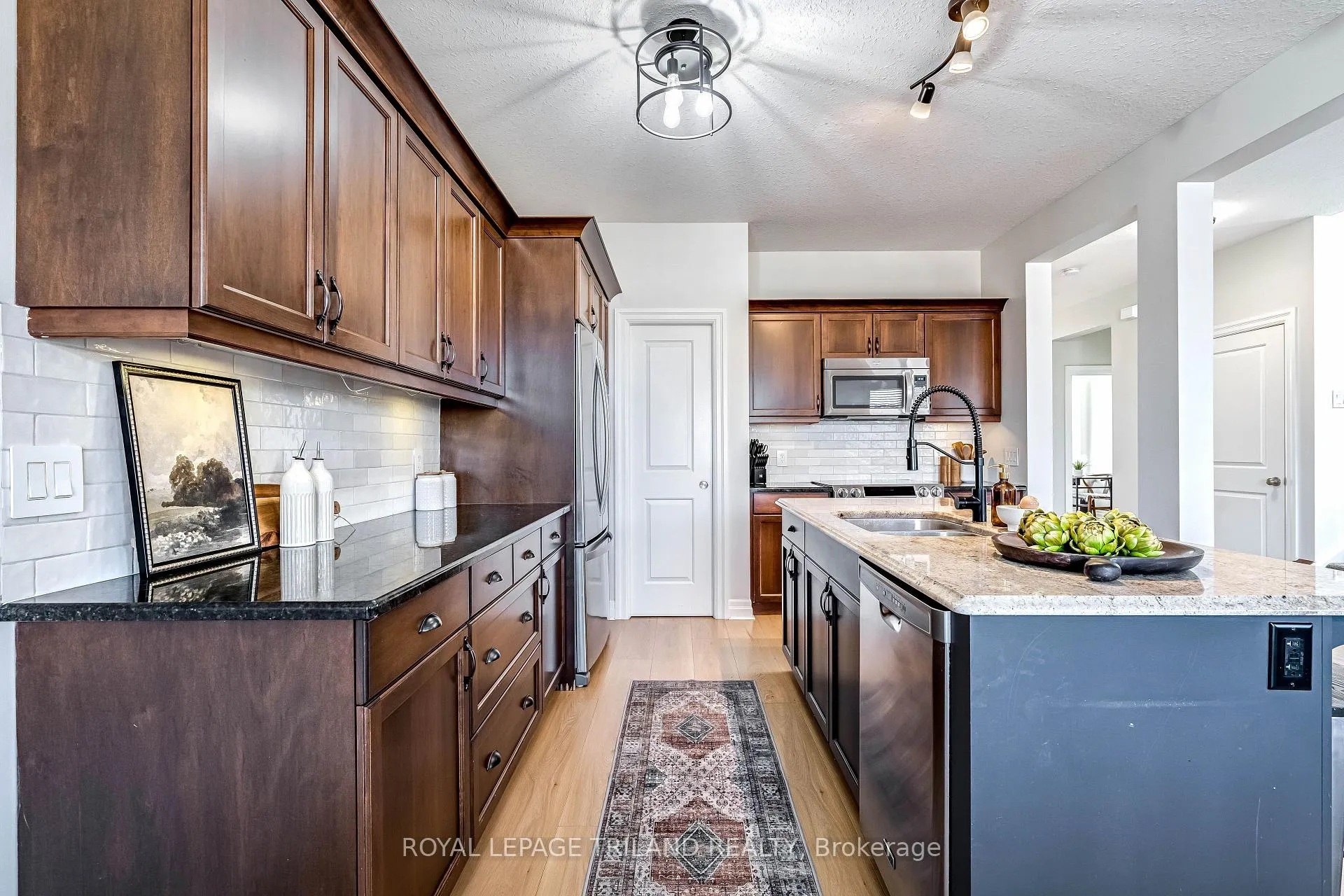 Photo 14 of 706 Bennett Crescent, Strathroy-Caradoc, Rural Strathroy-Caradoc — HOMEH