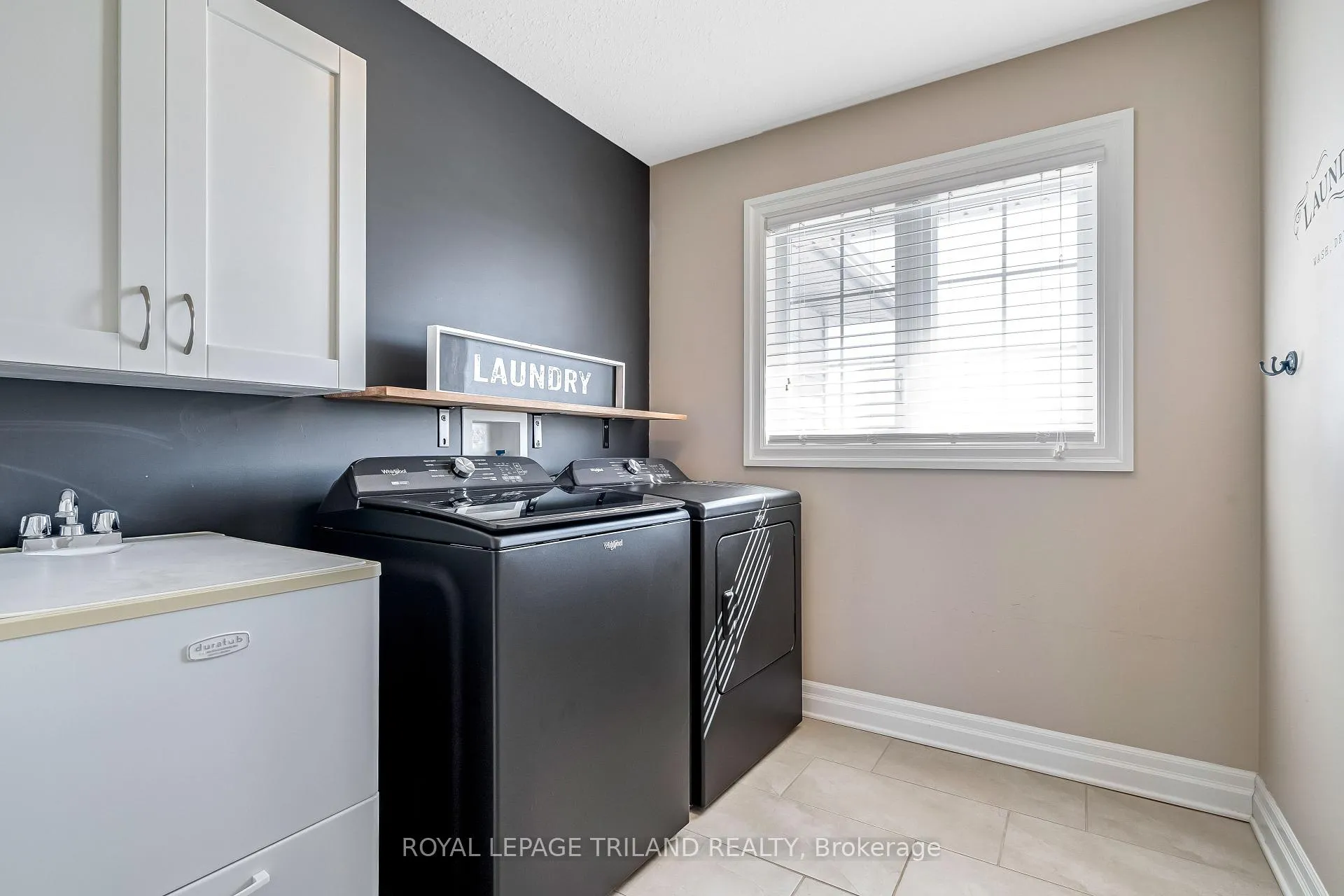 Photo 32 of 706 Bennett Crescent, Strathroy-Caradoc, Rural Strathroy-Caradoc — HOMEH